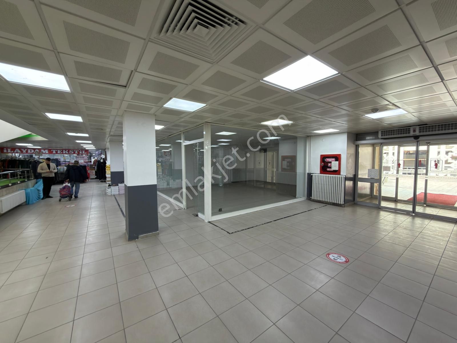 Osmanlı İş Merkezinde Kiralık Köşe Dükkan - Görsel 8