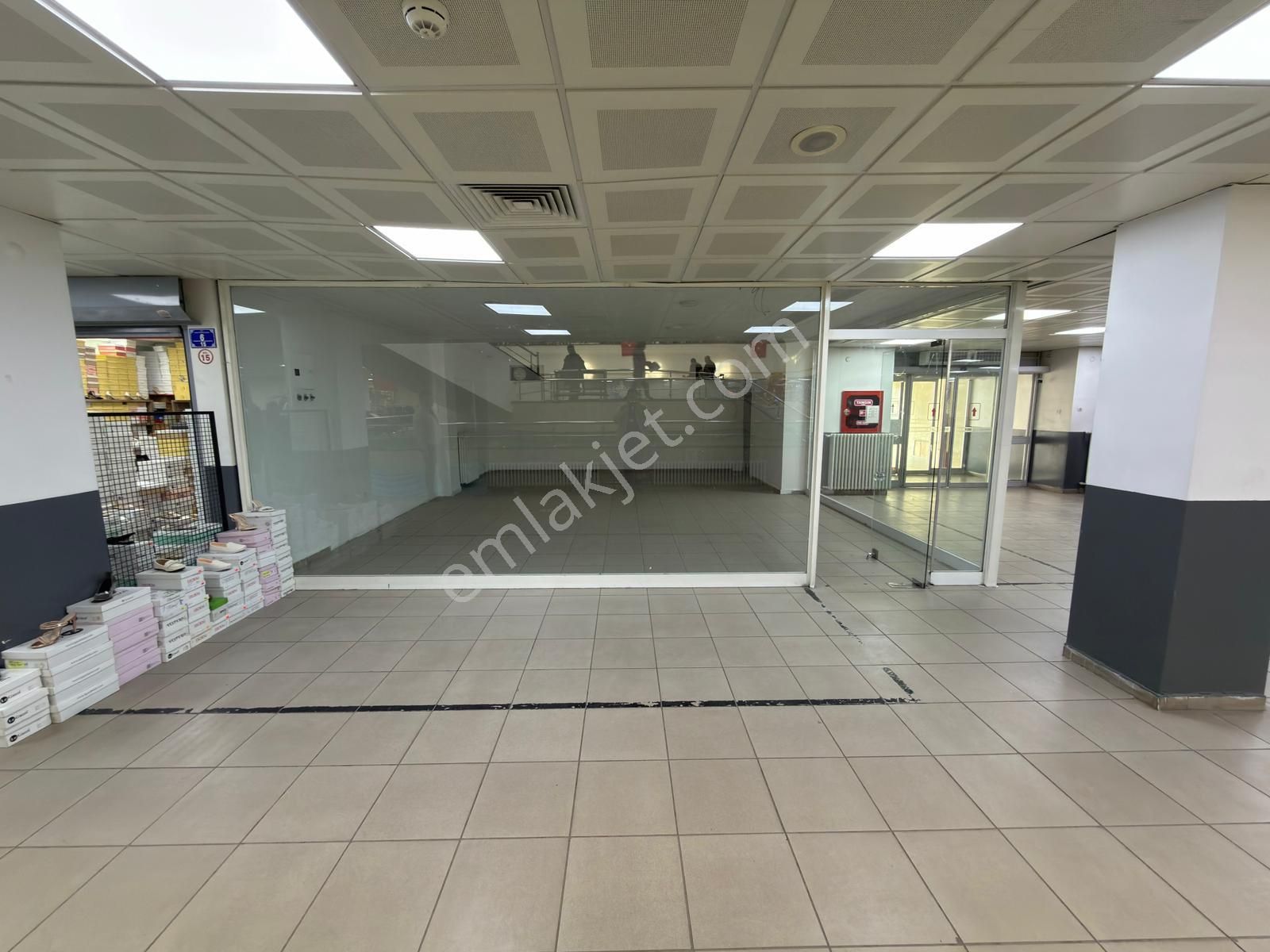 Osmanlı İş Merkezinde Kiralık Köşe Dükkan - Görsel 3