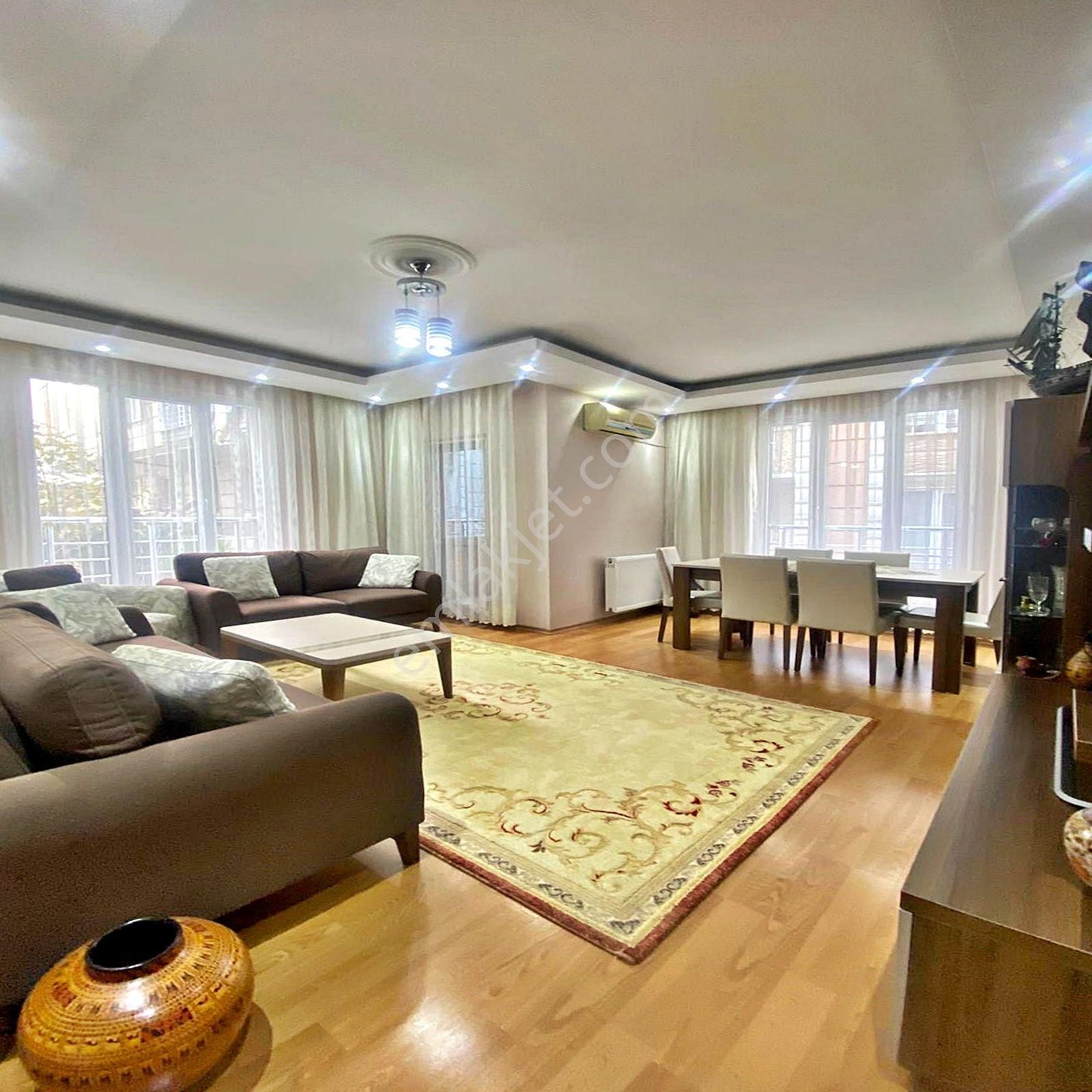 Beylikdüzü Yakuplu Mahallesinde Satılık 2+1 Balkonlu Ara Kat Daire