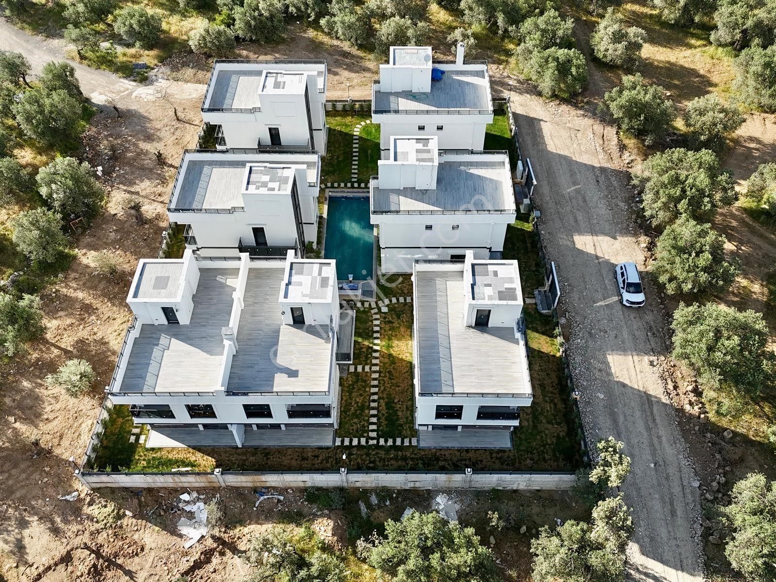 Akçay Aras Emlaktan Zeytinlide Havuzlu Site İçinde Müstakil Villalar - Görsel 6