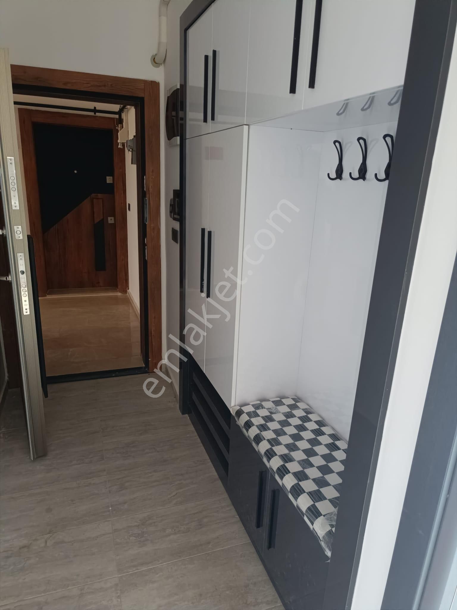 Kuşadası İkiçeşmelik Mahallesinde 2+1 Satılık Daire - Görsel 2