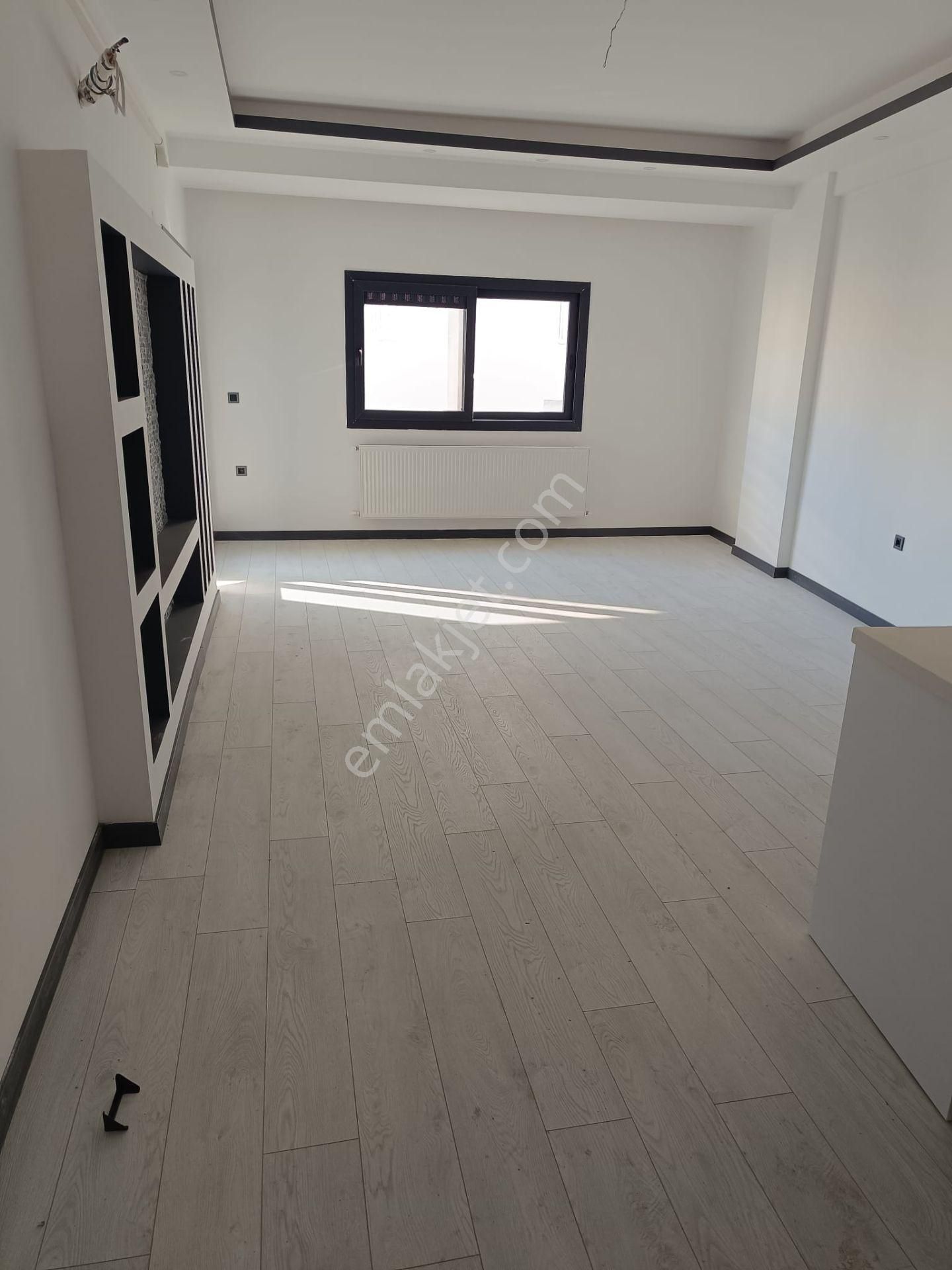 Kuşadası İkiçeşmelik Mahallesinde 2+1 Satılık Daire - Görsel 3
