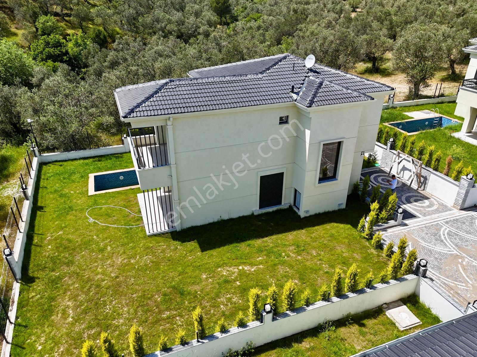 Akçay Aras Emlaktan Gürede 450 M² Havuzlu Müstakil Villa - Görsel 5