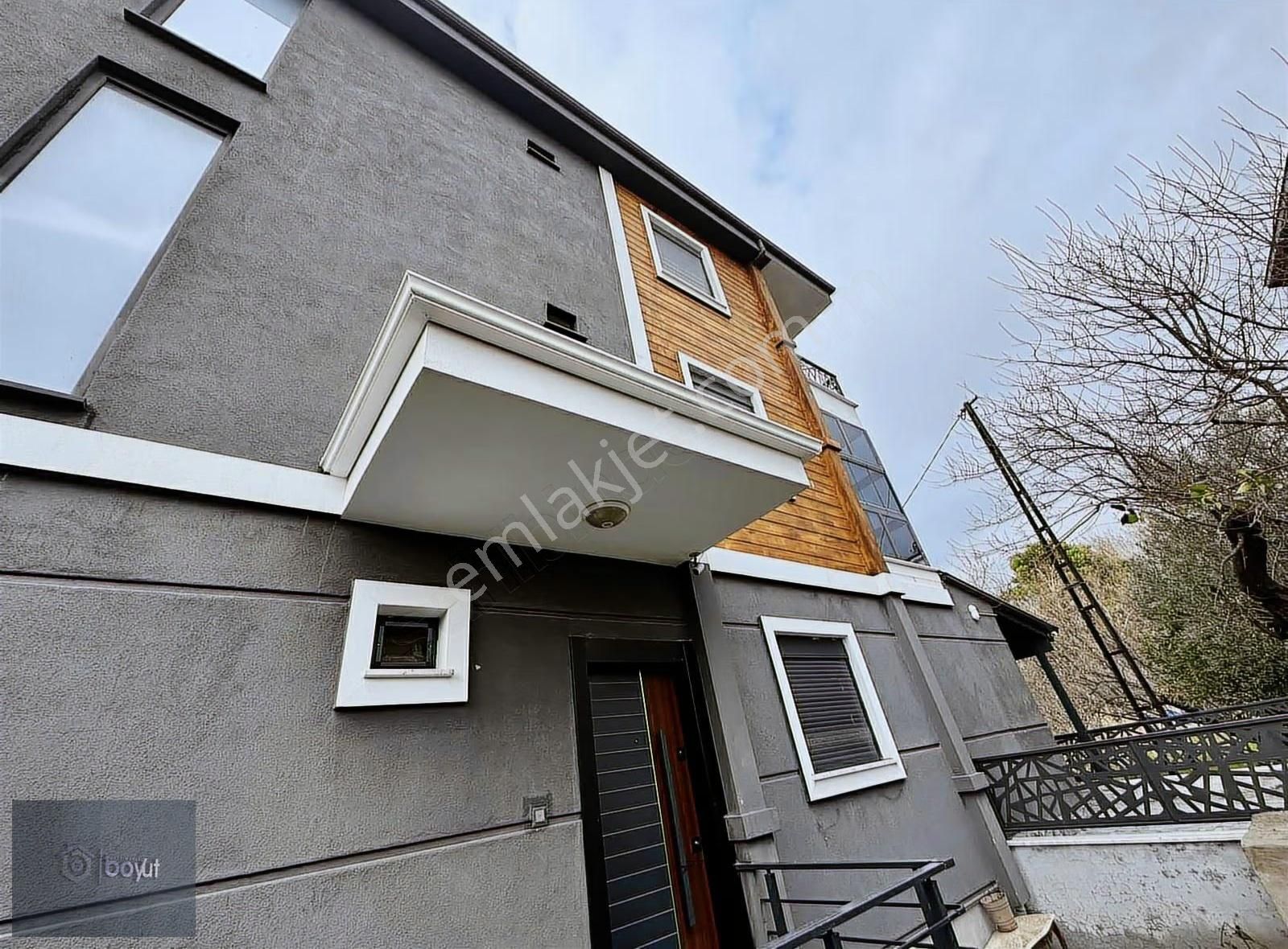 Boyut'tan Akçay Cemiltemel Mah.lüx Tasarım 4+1 Müstakil Villa