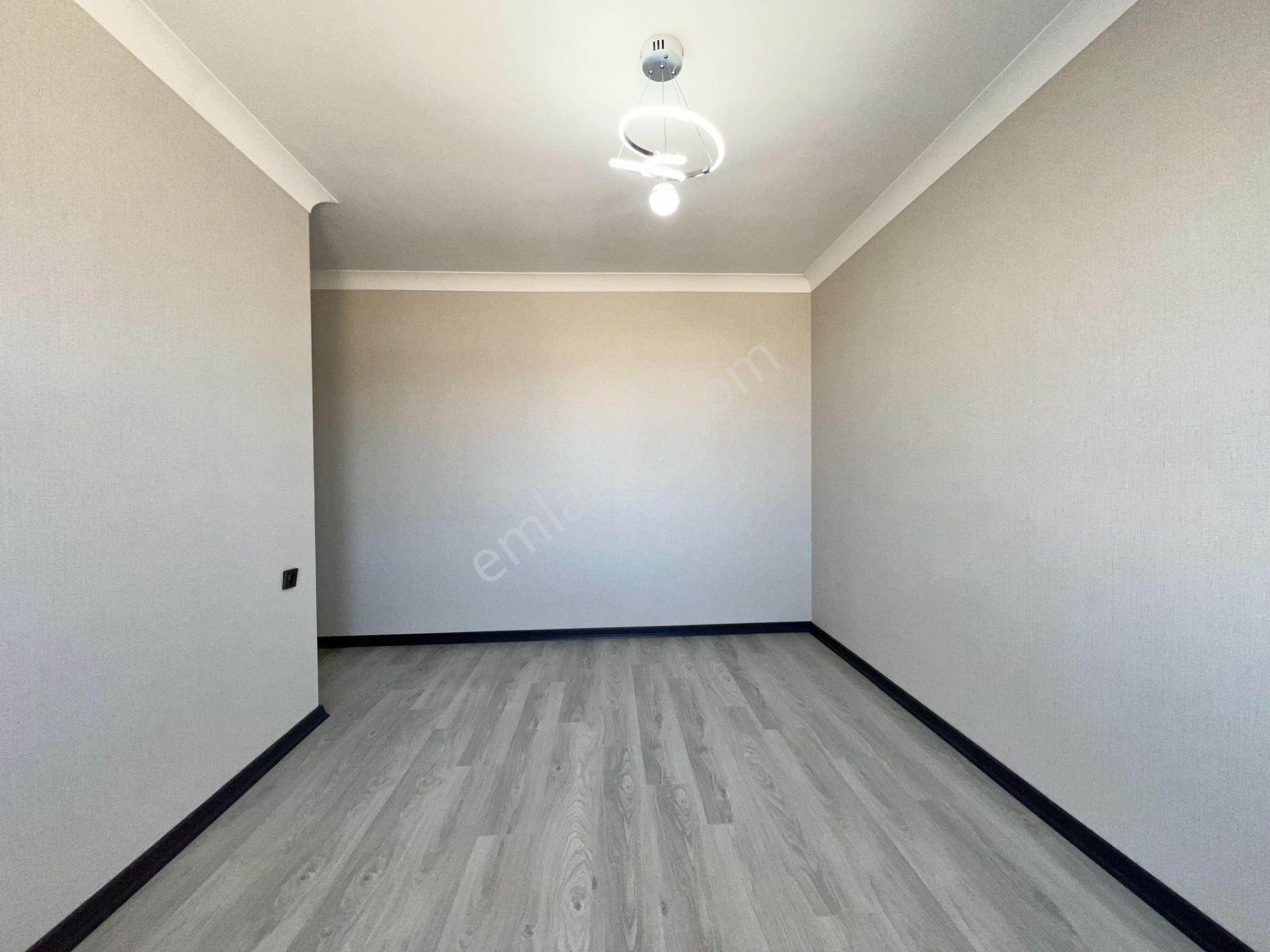 Ufuk Kılıç Emlak'tan Modern Şık Tasarımıyla Lüks Site İçerisinde 4+1 Daire - Görsel 14