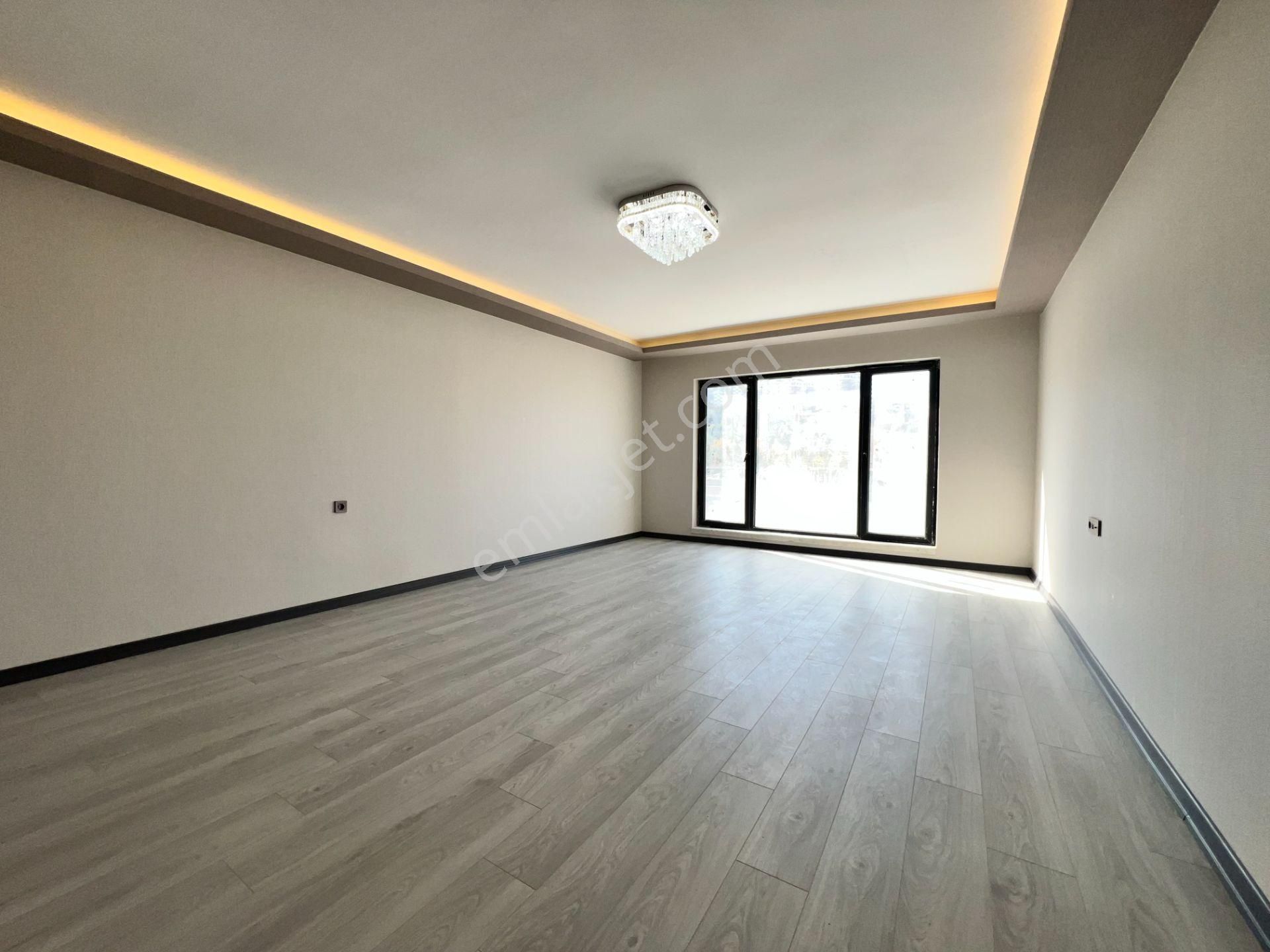 Ufuk Kılıç Emlak'tan Modern Şık Tasarımıyla Lüks Site İçerisinde 4+1 Daire - Görsel 9