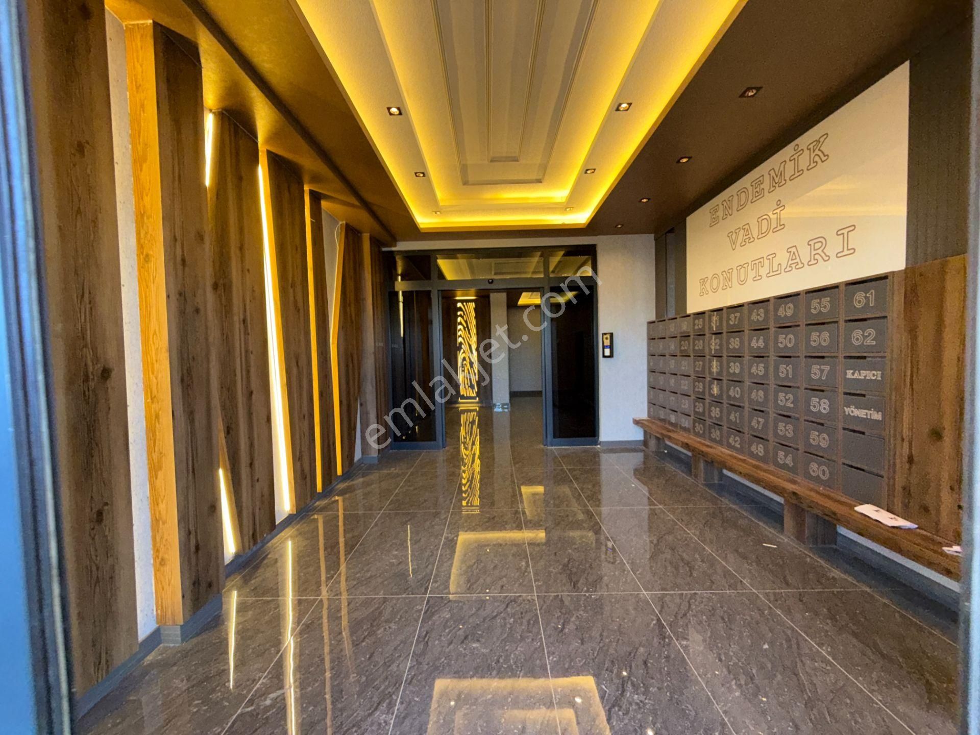 Ufuk Kılıç Emlak'tan Modern Şık Tasarımıyla Lüks Site İçerisinde 4+1 Daire - Görsel 33