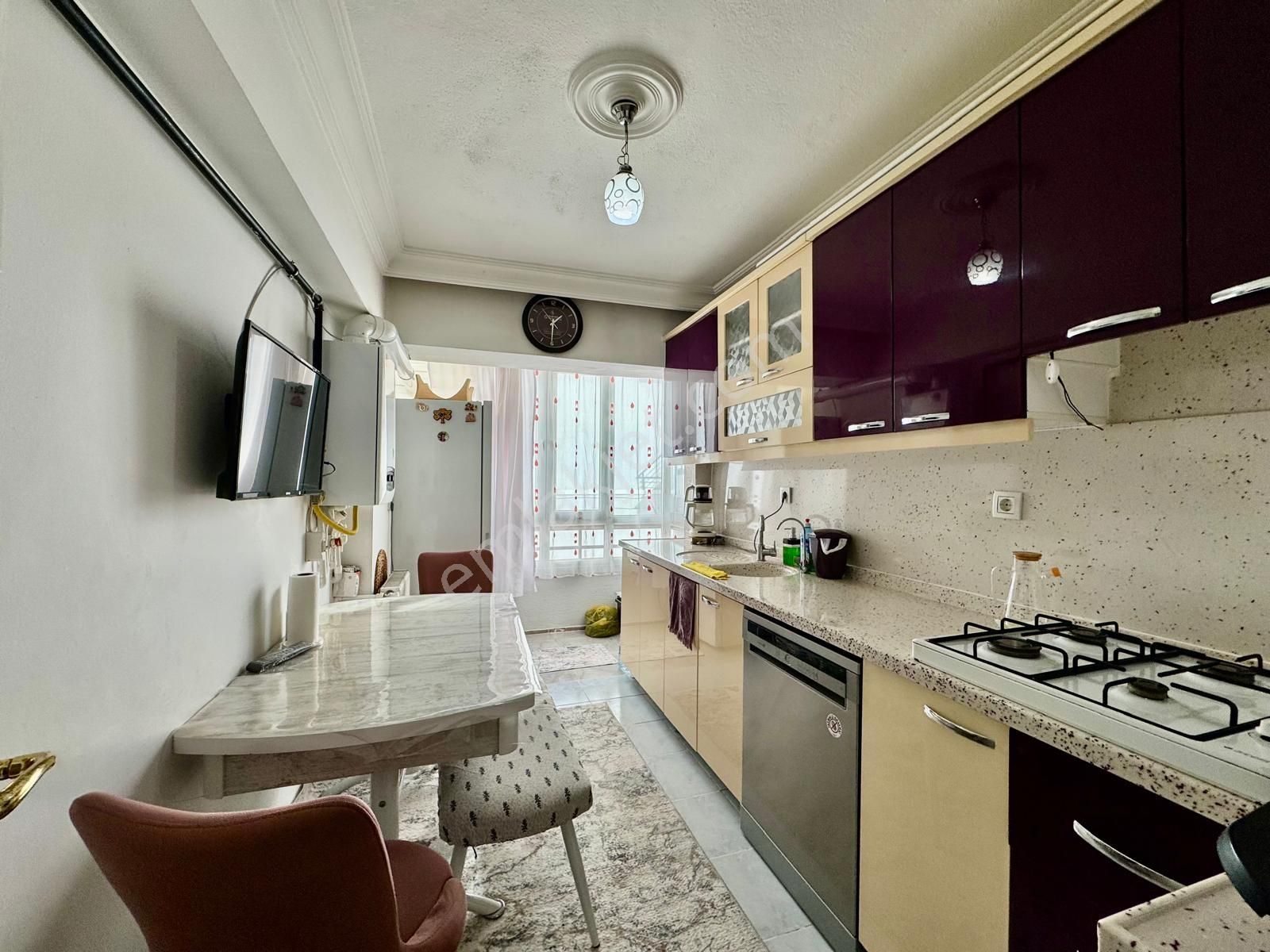 Ufuk Kılıç Emlak'tan Merkezde Full Yapılı Orta Kat G.cephe 3+1 Daire - Görsel 3