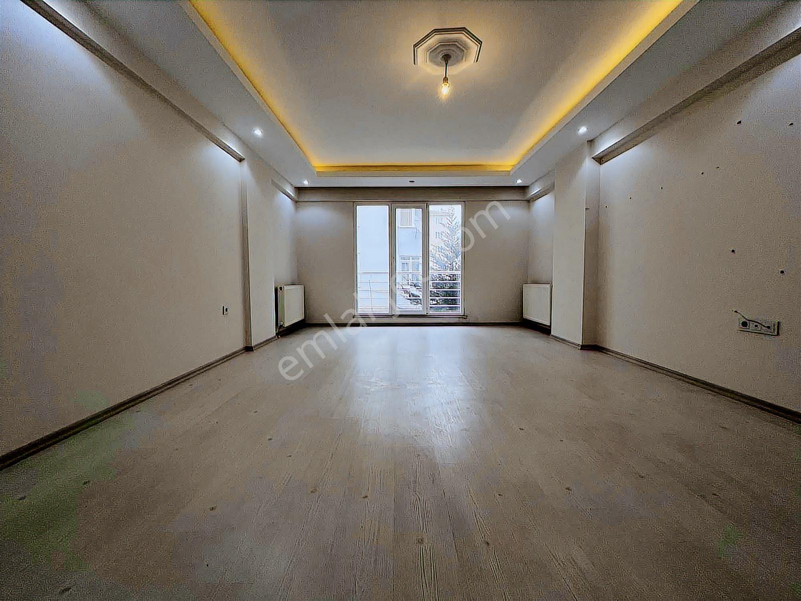 |osmanlı|köşem Mevkinde Ara Kat 130m2 Satılık Büyük Daire
