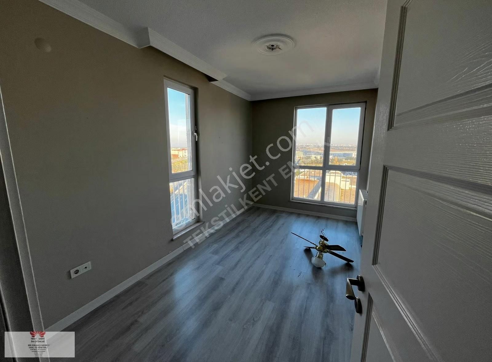 Em-of'tan Site İçinde,3 Cepheli,güvenli Ve Ferah Daire - Görsel 9