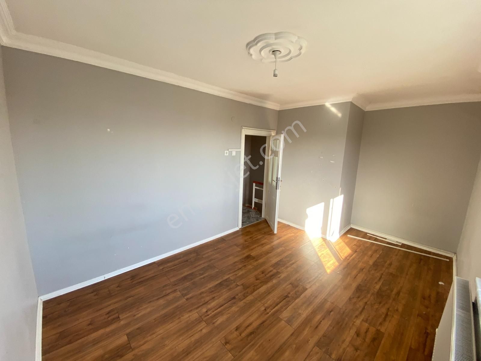 Verandalı,teraslı,şömineli,hobi Bahçeli 4+1 Kiralık Müstakil Ev - Görsel 4