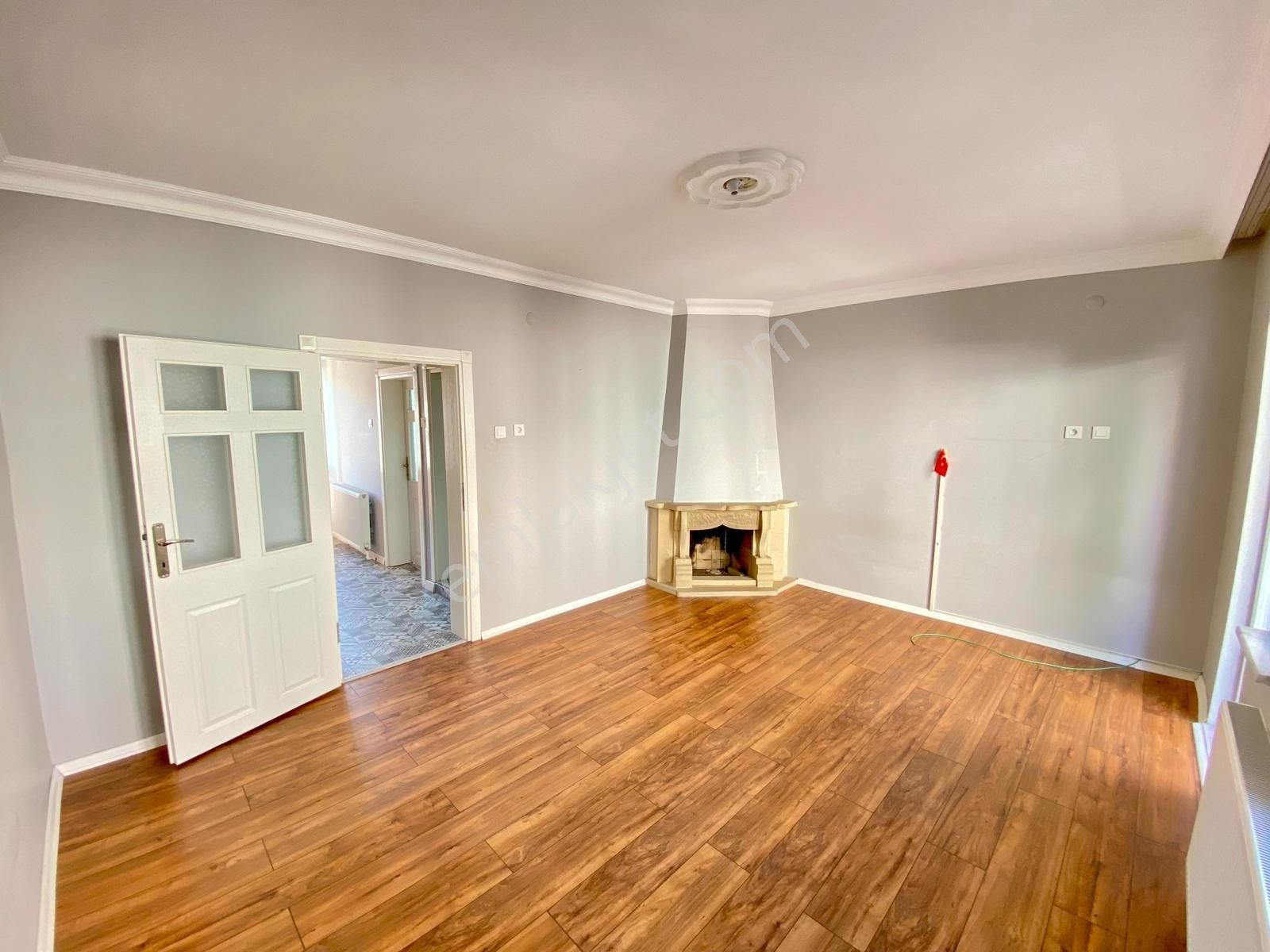 Verandalı,teraslı,şömineli,hobi Bahçeli 4+1 Kiralık Müstakil Ev - Görsel 20