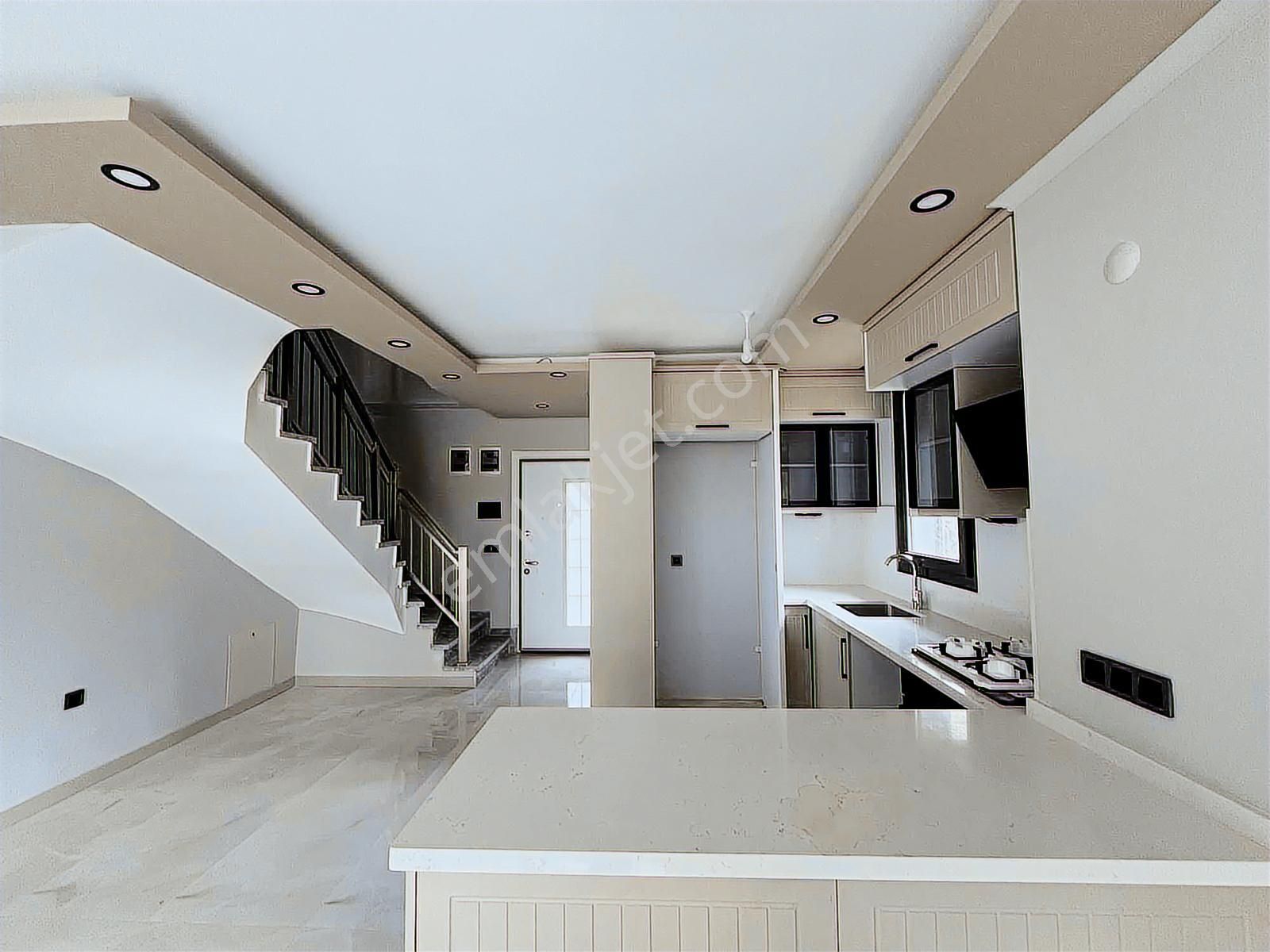 Gürsoy^dan K.kuyuda Denize 150 Metre 3+1 Havuzlu Villa - Görsel 8