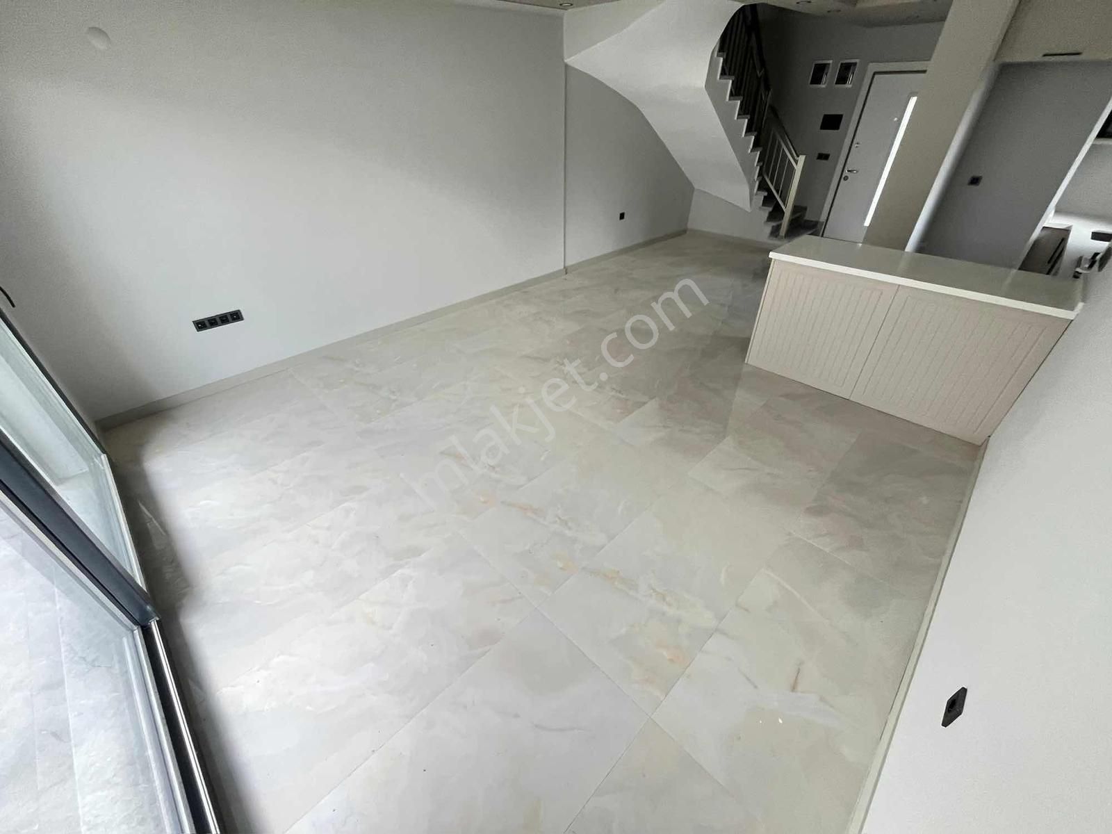 Gürsoy^dan K.kuyuda Denize 150 Metre 3+1 Havuzlu Villa - Görsel 14