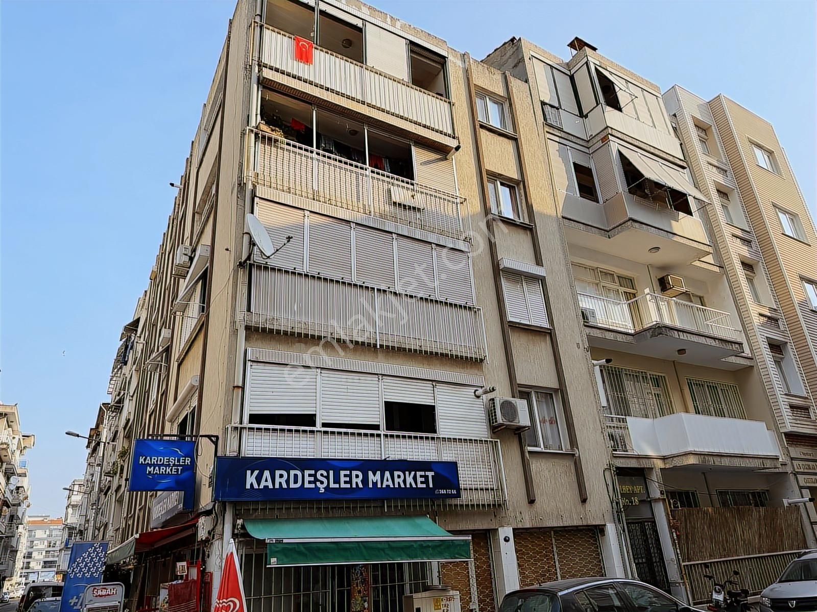 Karşıyaka Alaybeyde Sahile Yakın Satılık Tadilatlı 2+1 Daire - Görsel 2