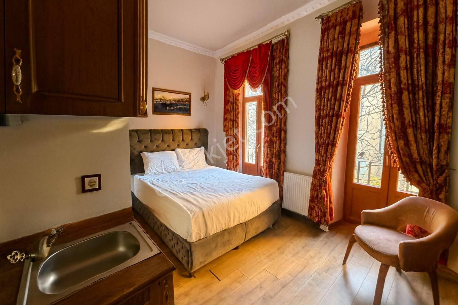 Beyoğlu İstiklalde Kiralık Daireler - Görsel 11