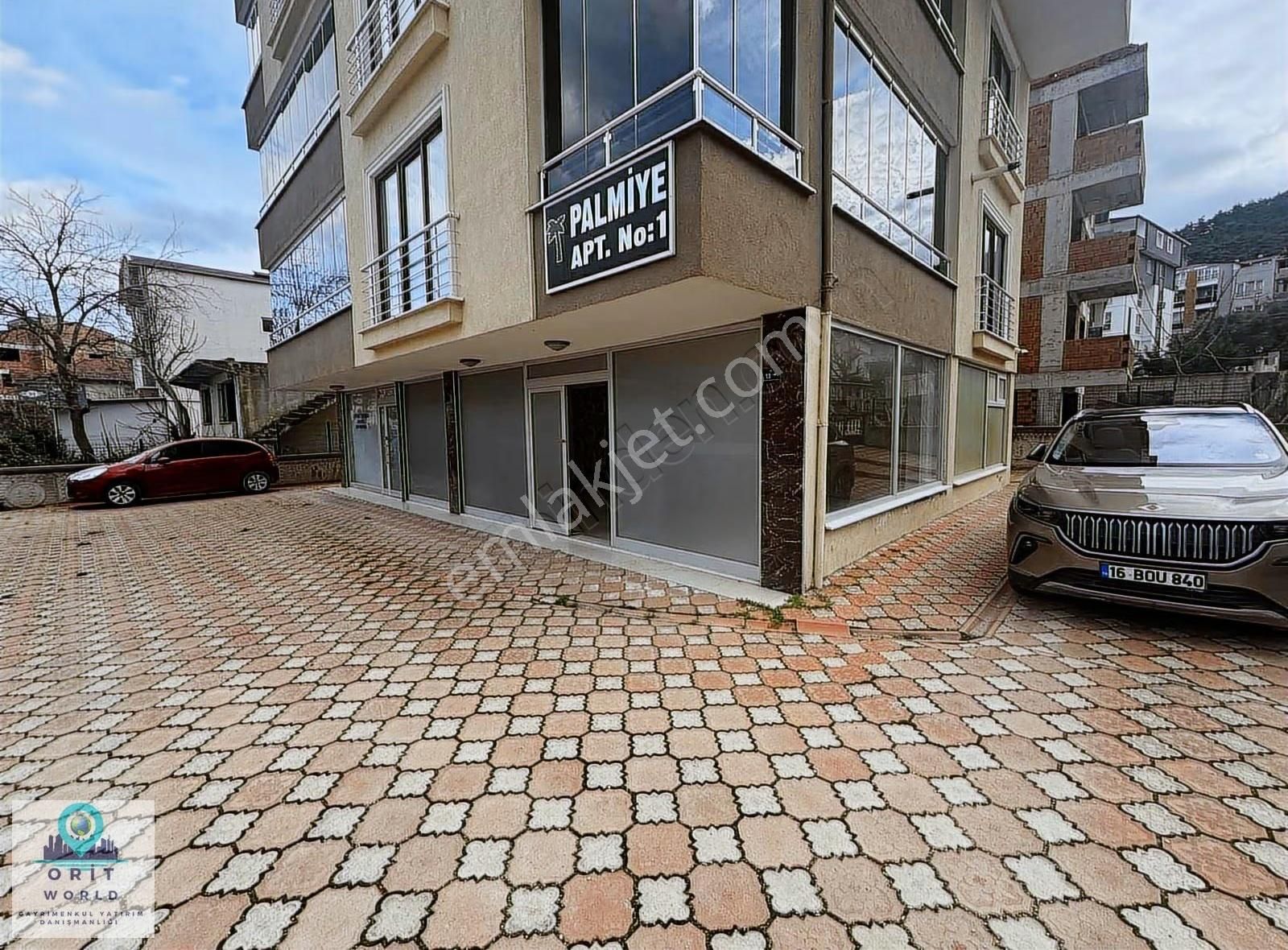 Çalı Gümüşlükte Cadde Üzeri Köşe Konumlu 80 M² Kiralık Dükkan