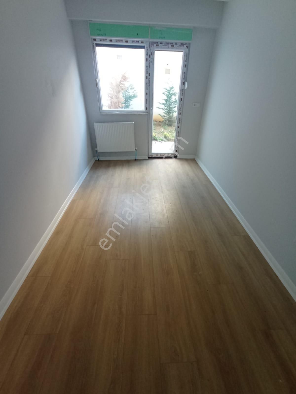 Kaçmaz'dan Sıfır Muhteşem Bahçe Teraslı Otoparklı 2+1 - Görsel 13