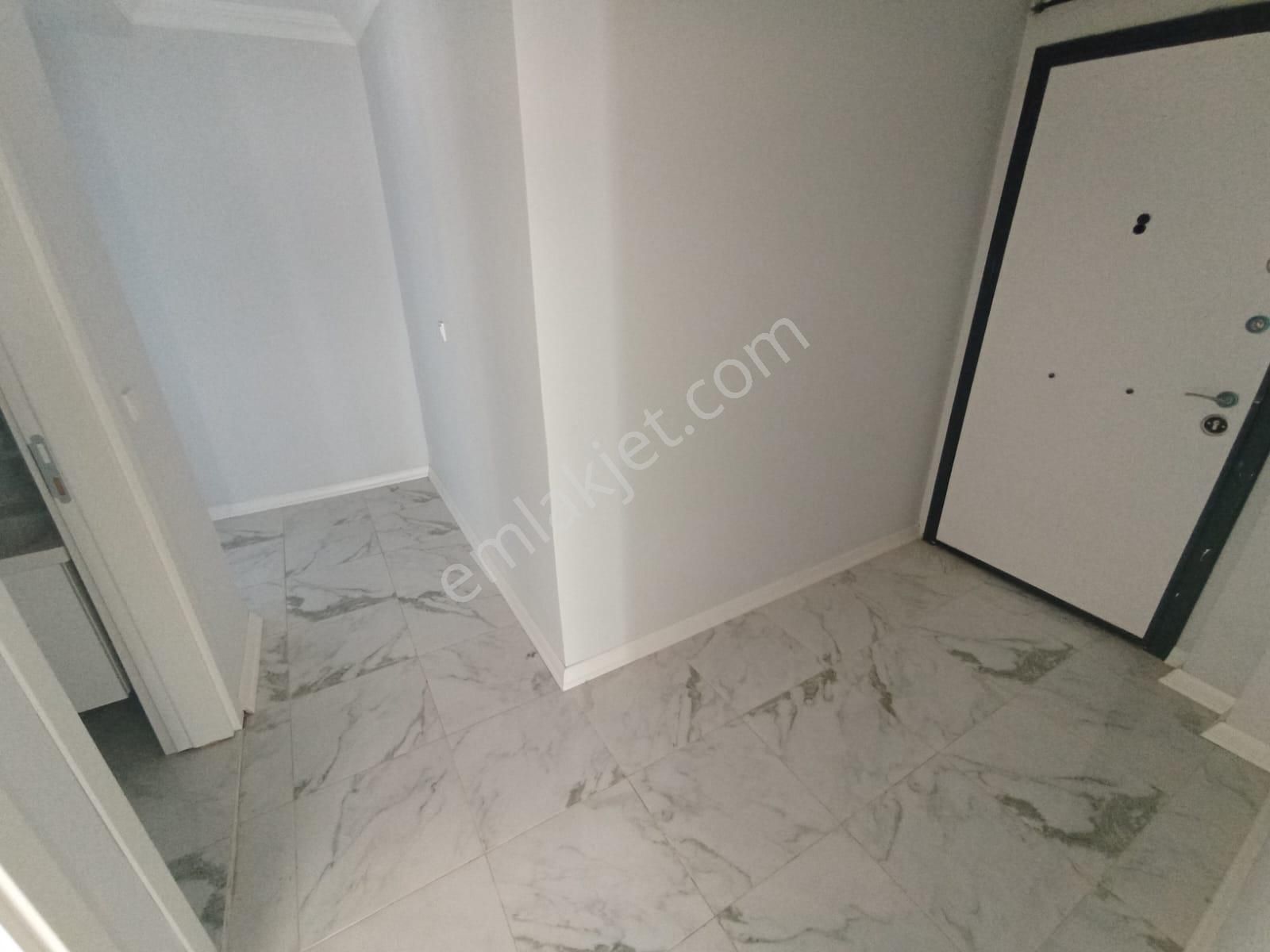 Kaçmaz'dan Sıfır Muhteşem Bahçe Teraslı Otoparklı 2+1 - Görsel 12