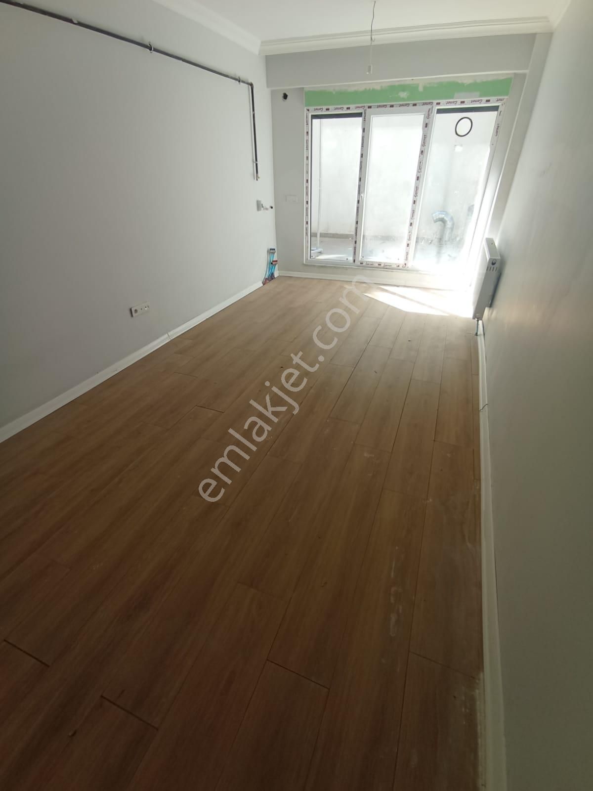 Kaçmaz'dan Sıfır Muhteşem Bahçe Teraslı Otoparklı 2+1 - Görsel 3