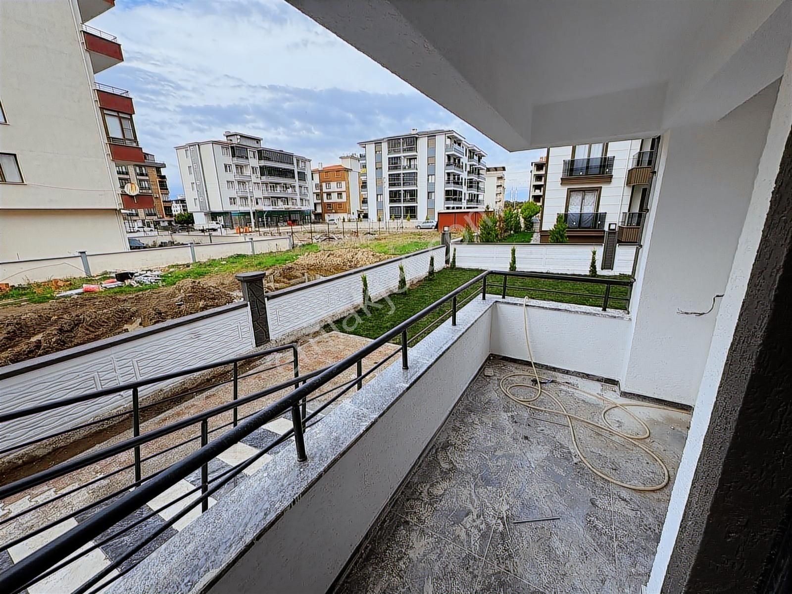 Rw Nefes'ten Cumhuriyet Mahallesi'nde 1+1 Daire - Görsel 14