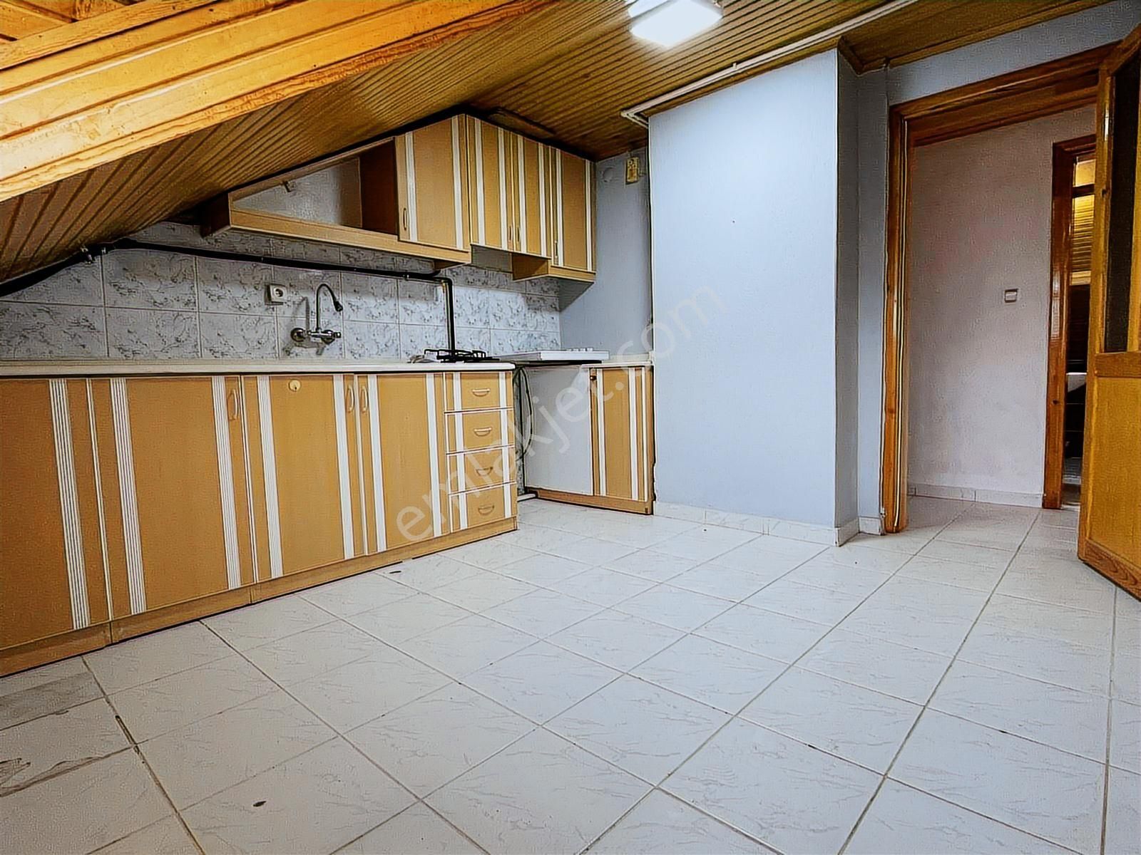 Binyapı'dan Kuşpınarda Geniş Teraslı Kiralık Çatı Katı Daire - Görsel 12