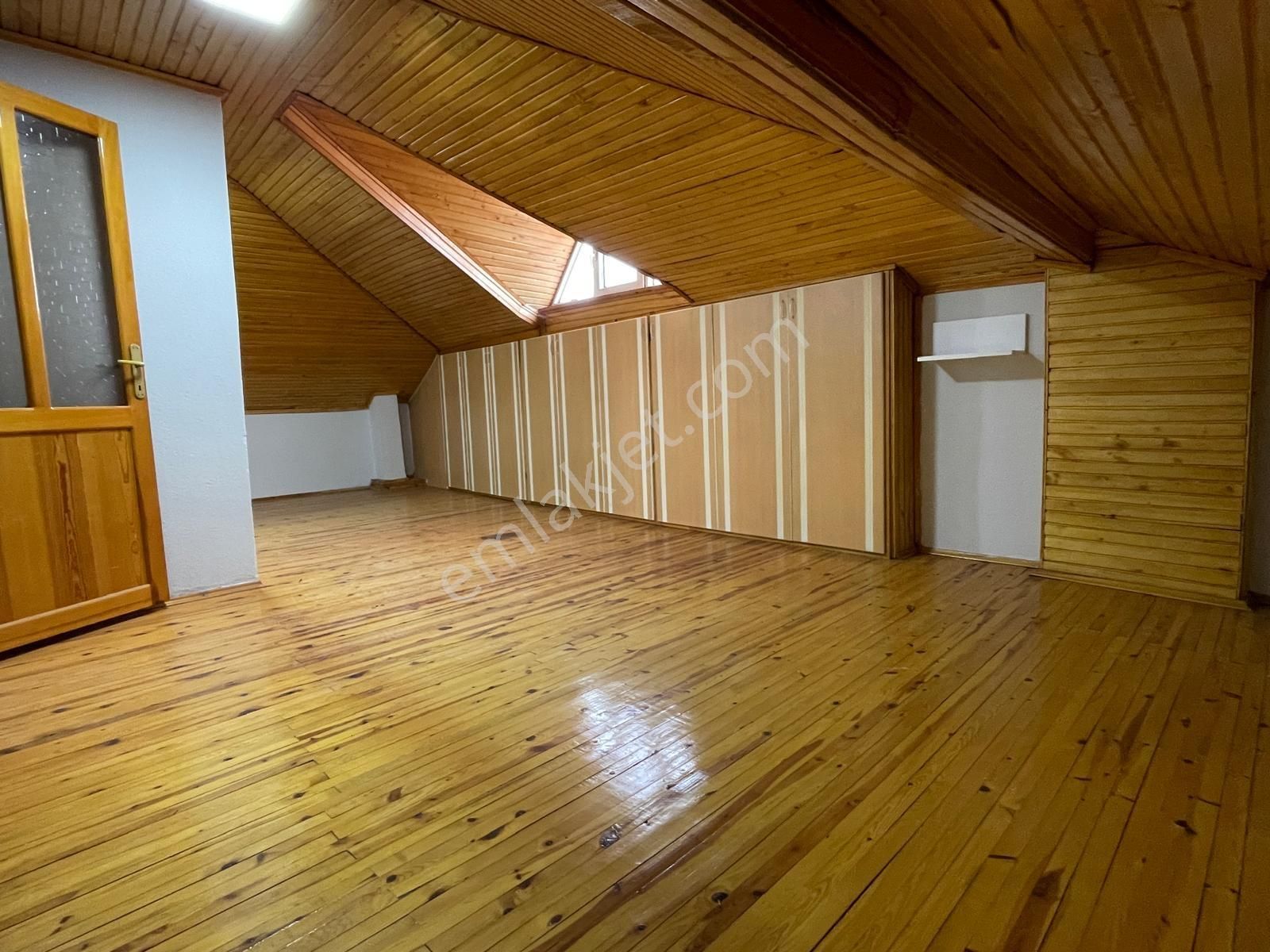 Binyapı'dan Kuşpınarda Geniş Teraslı Kiralık Çatı Katı Daire - Görsel 14