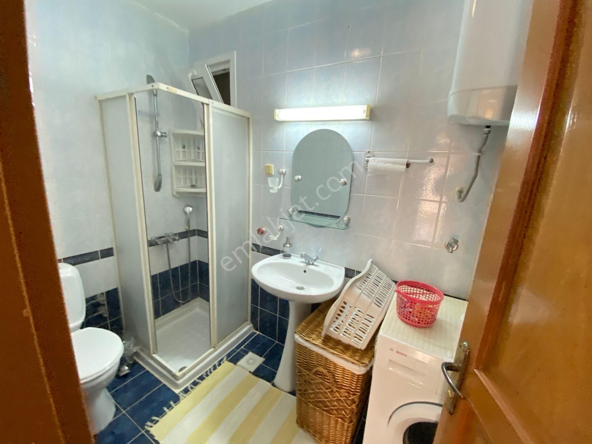 Ürkmez De Full Eşyalı Denize Sıfır Siteiçinde Satılık 3+1 Villa - Görsel 31