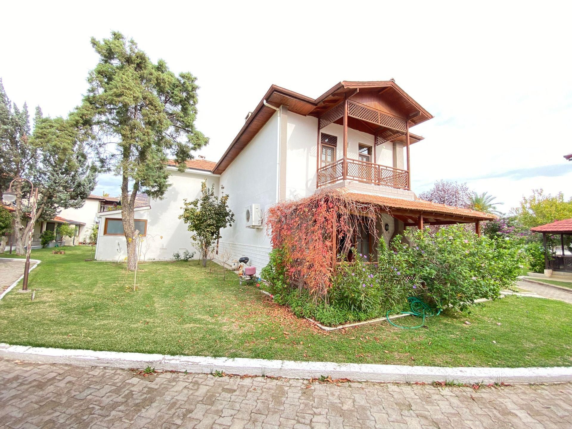 Ürkmez De Full Eşyalı Denize Sıfır Siteiçinde Satılık 3+1 Villa - Görsel 5