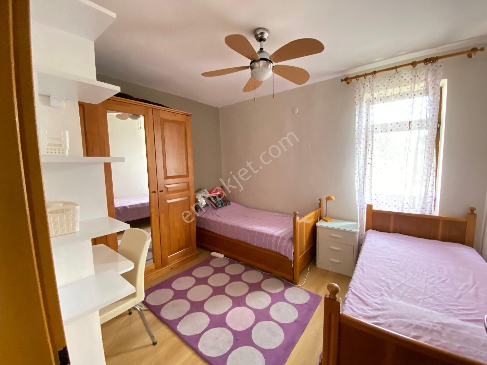 Ürkmez De Full Eşyalı Denize Sıfır Siteiçinde Satılık 3+1 Villa - Görsel 27