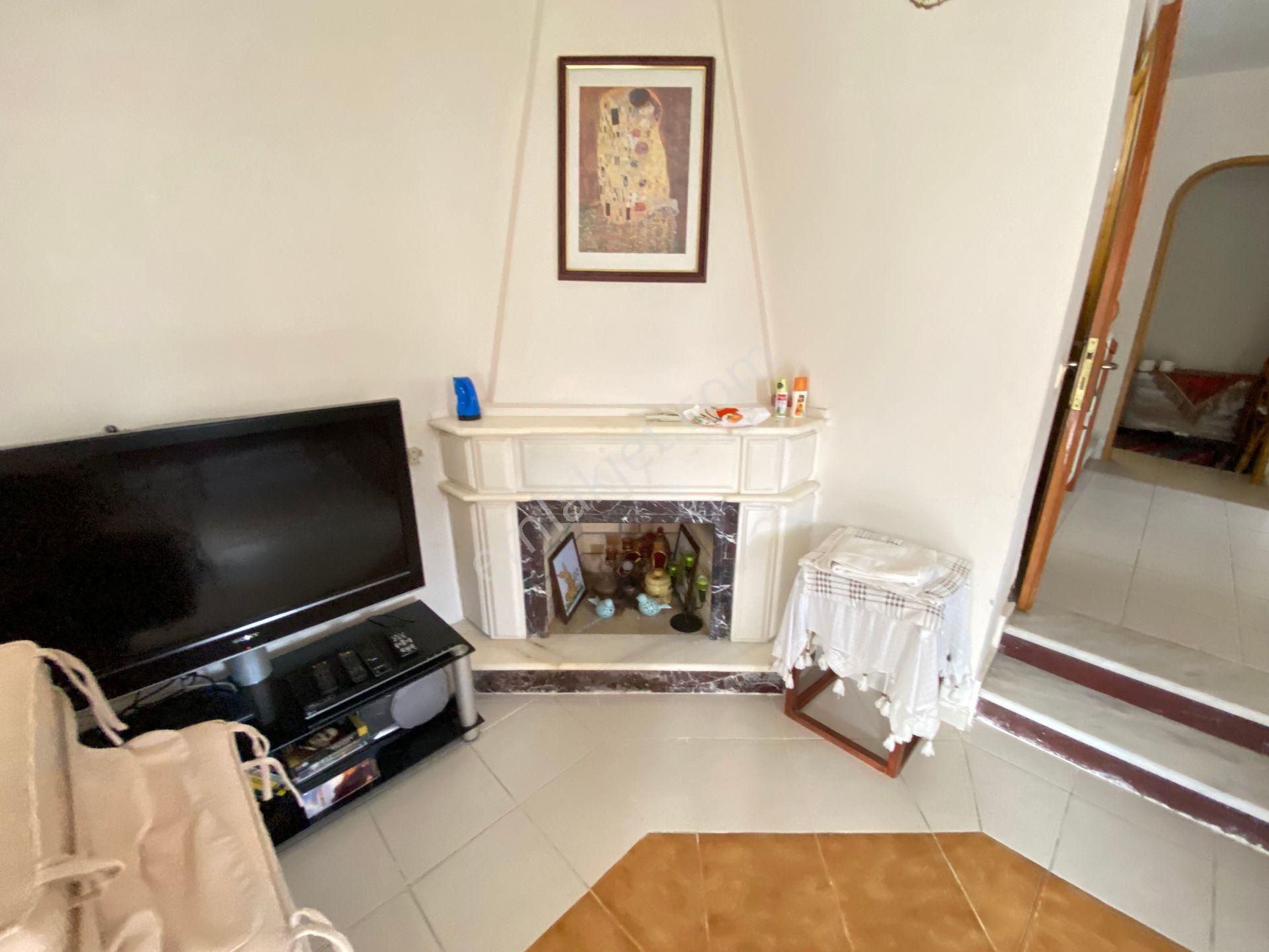 Ürkmez De Full Eşyalı Denize Sıfır Siteiçinde Satılık 3+1 Villa - Görsel 17