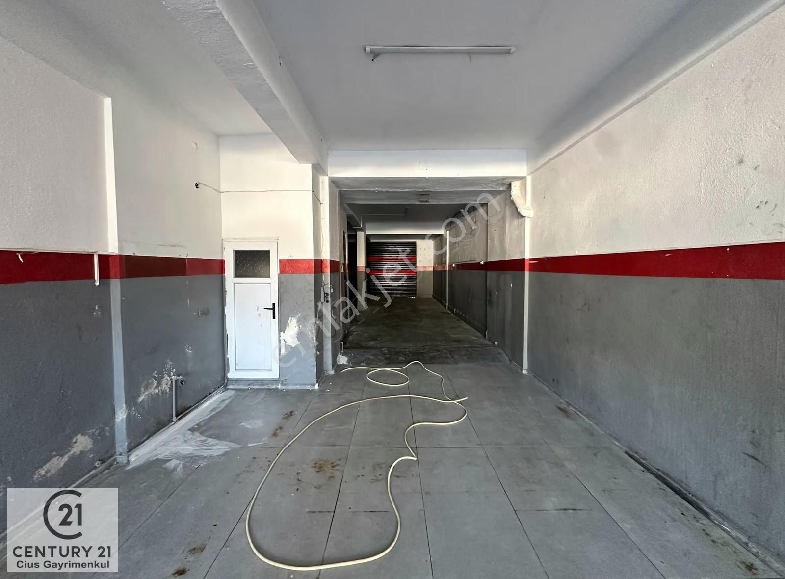 C21 Cius; Bölge Parkı Karşısı 160 M2 Yola Cephe Kiralık Dükkan - Görsel 3
