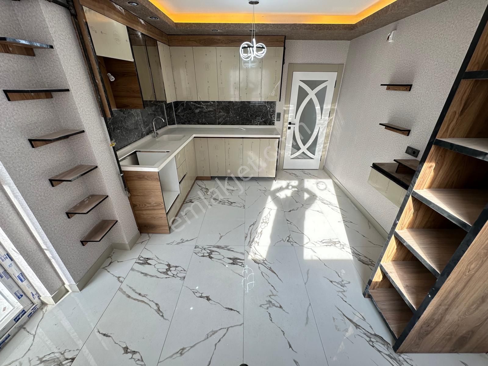 Fevzi Çakmak Mh.de Böylesi Görülmeyen 4+1 Merkezde Satılık Daire