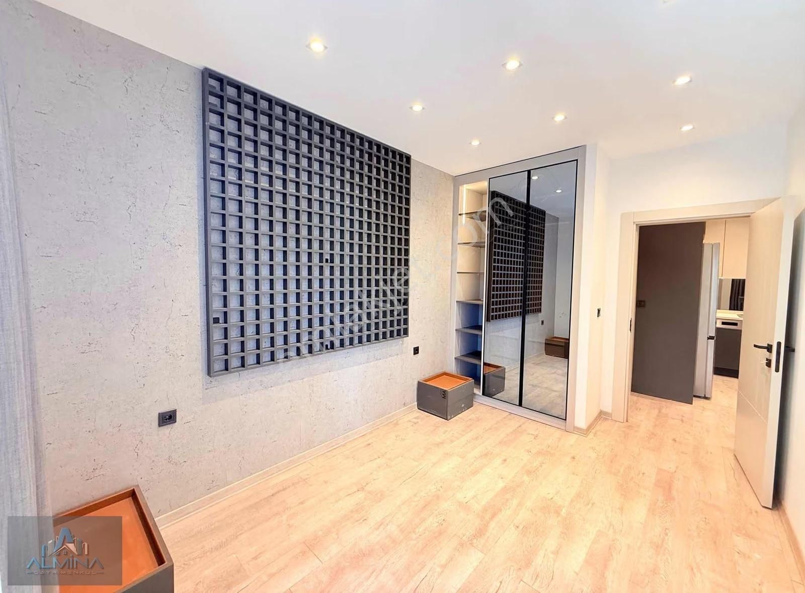 Almina'dan Balat'ta Lüks Kira Garantili Daire - Görsel 18