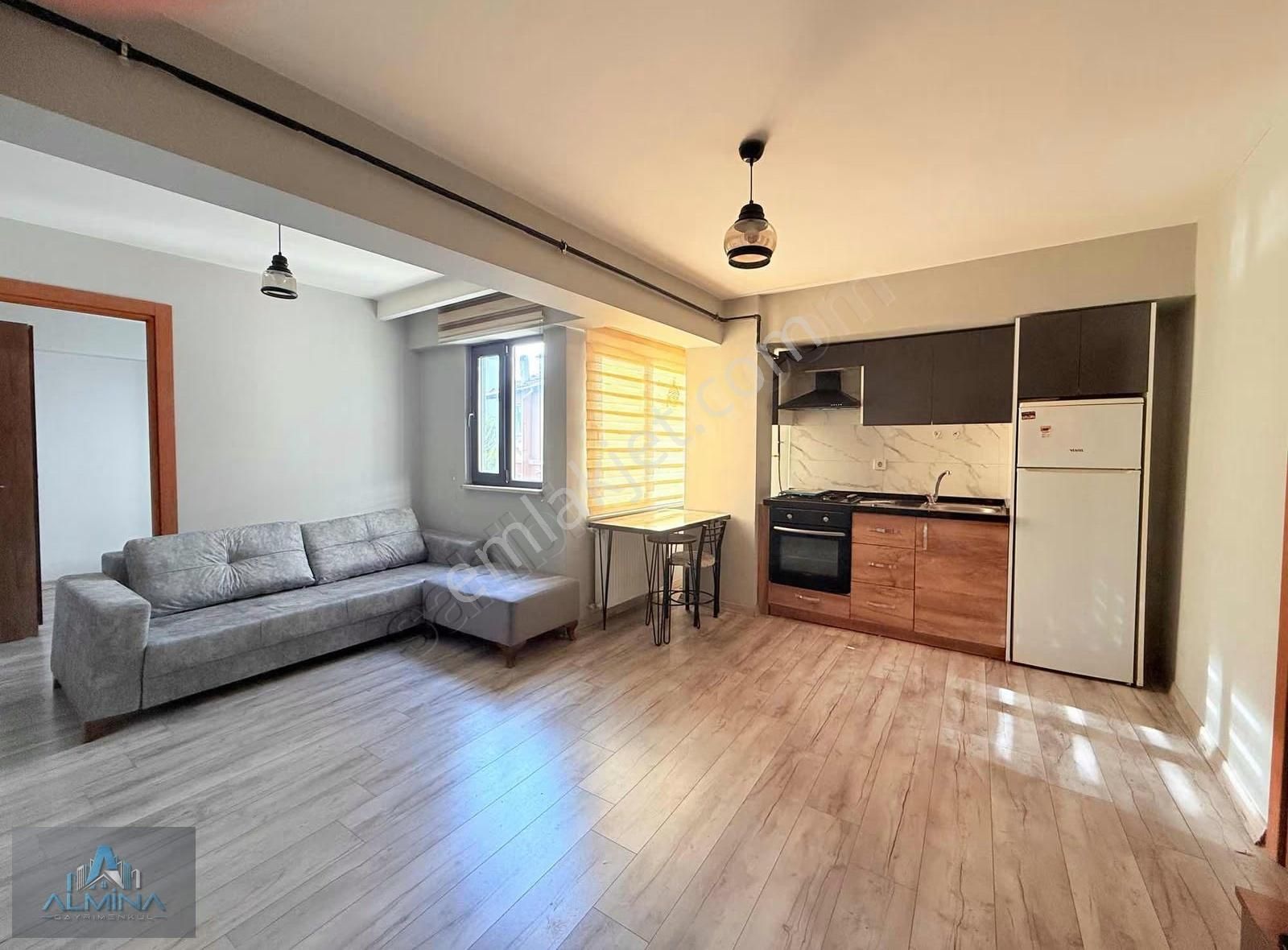 Almina'dan Geniş Salonlu 2+1 Kiralık Daire