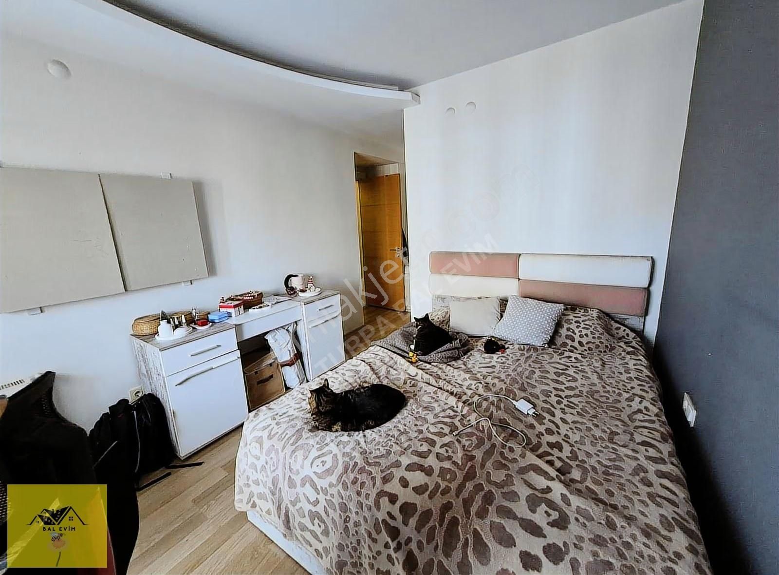 Çiğli 3+1 Kiralık Havuzlu Site - Görsel 15