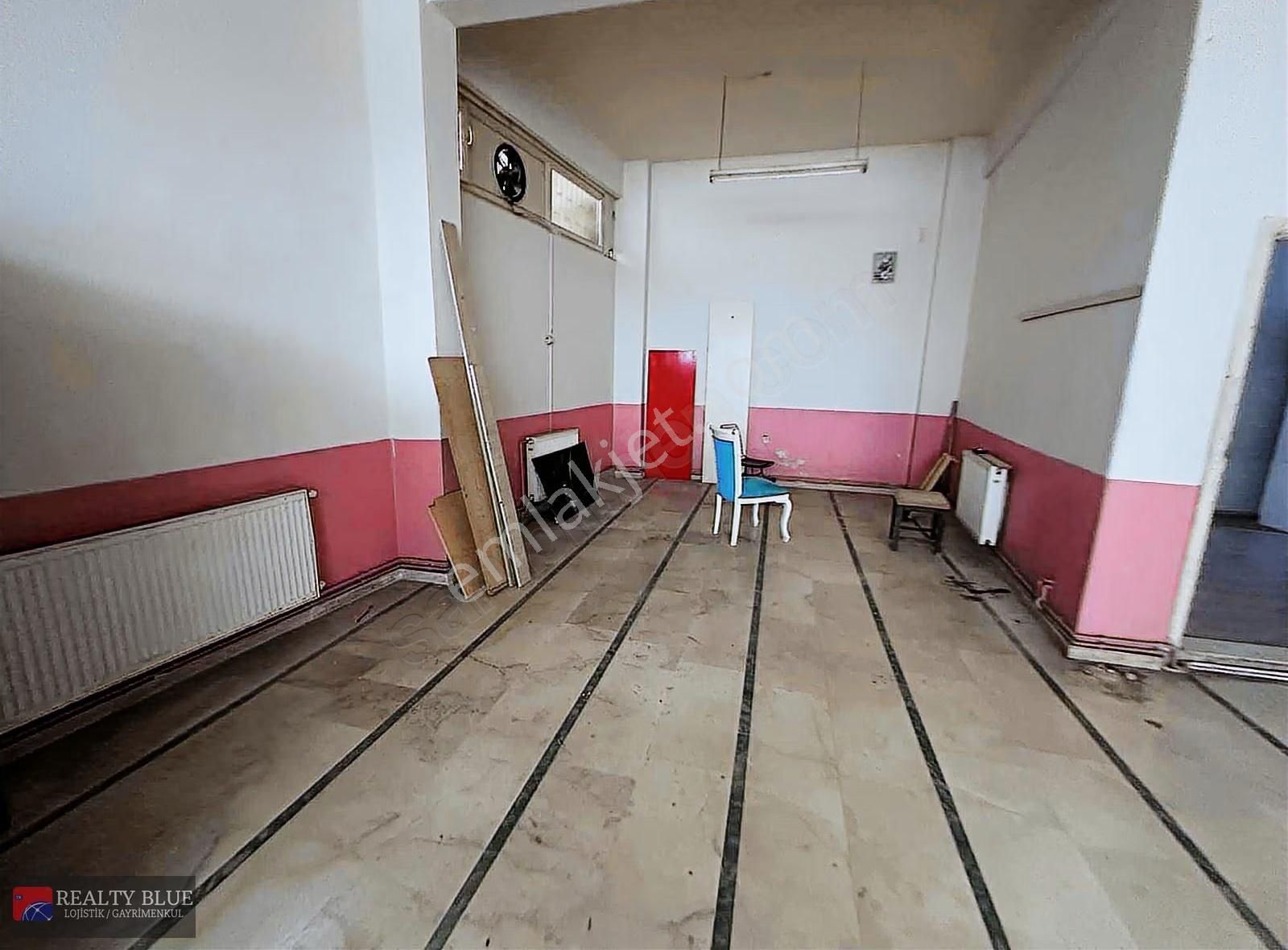 Veyselkarani Mah . Cadde Üstü Kiralık Dükkan - Görsel 2