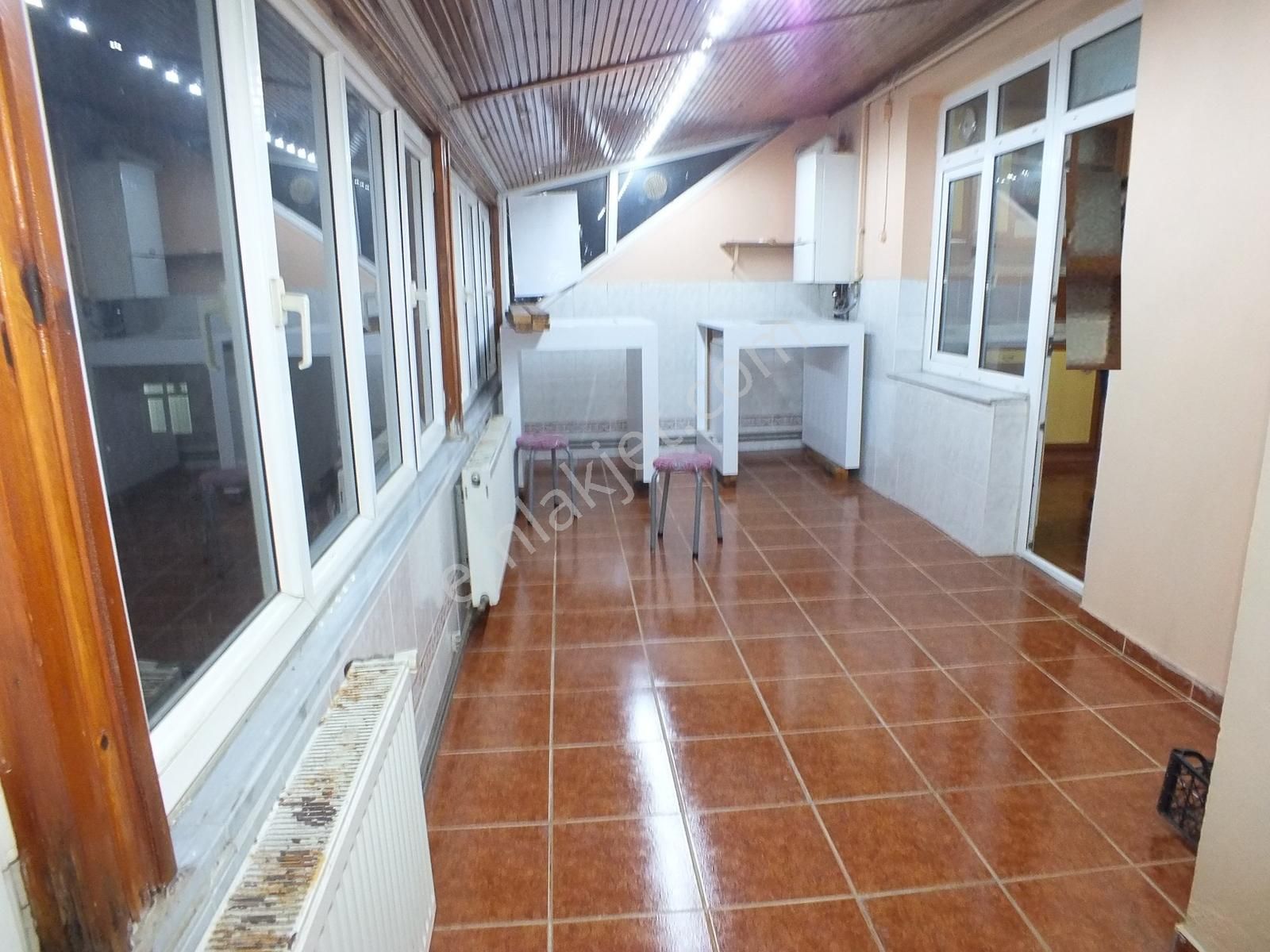 Güllübağlar Mah.2+1 Kiralık 120m2 Çift Teraslı Çatı Katı Daire - Görsel 23