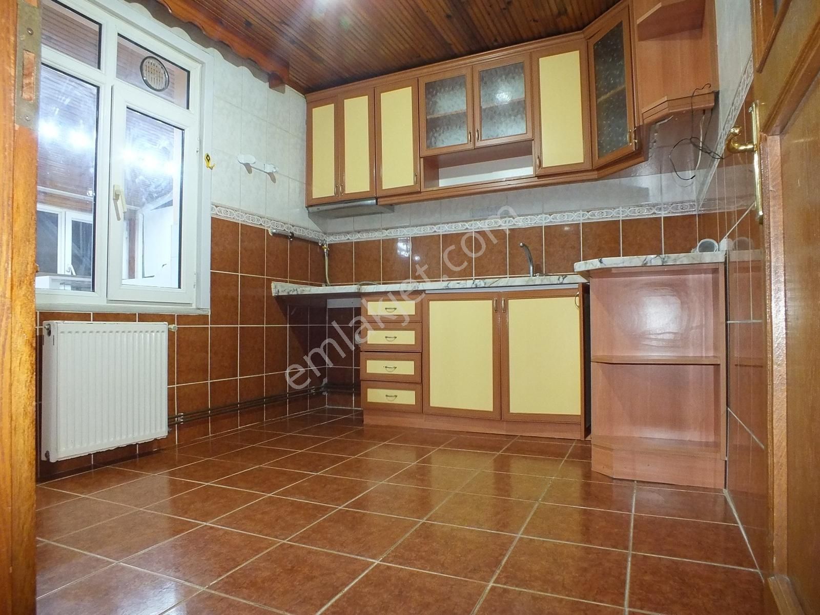 Güllübağlar Mah.2+1 Kiralık 120m2 Çift Teraslı Çatı Katı Daire