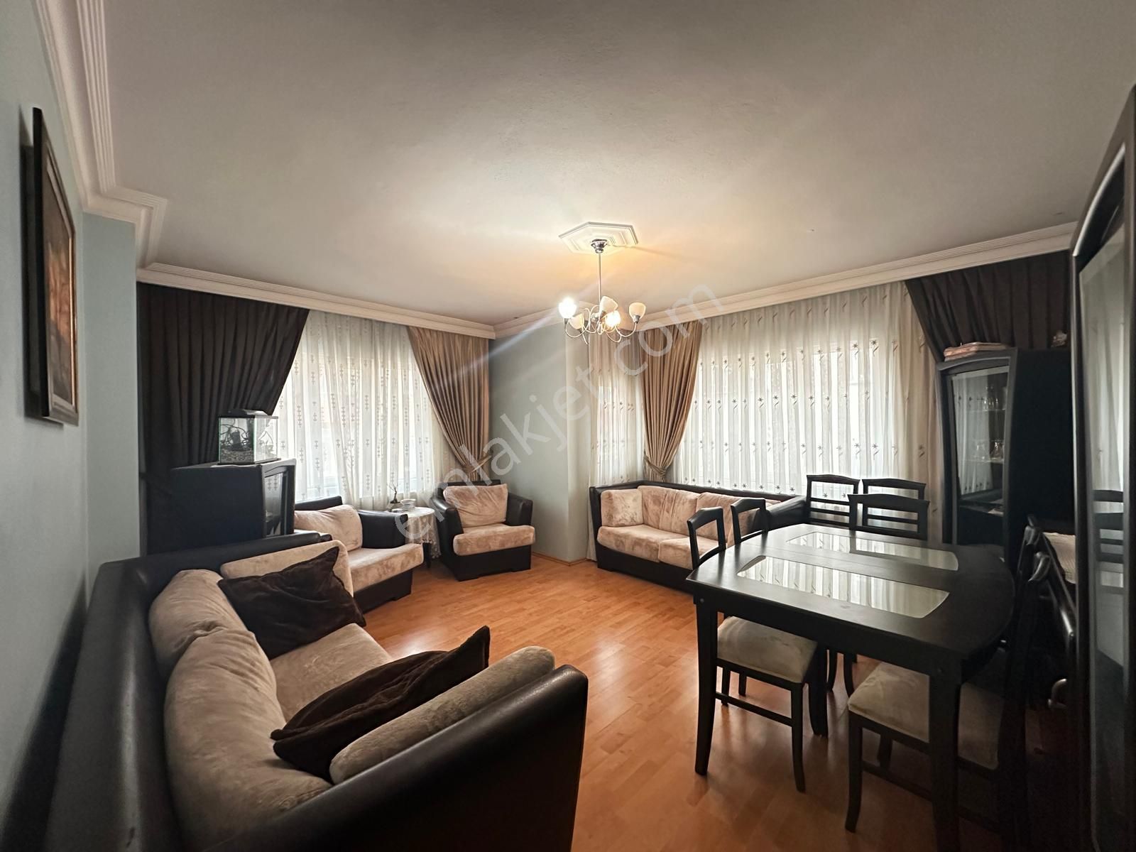 Mevlanada Harika Konumda Büyük Geniş 3+1 Ferah Daire