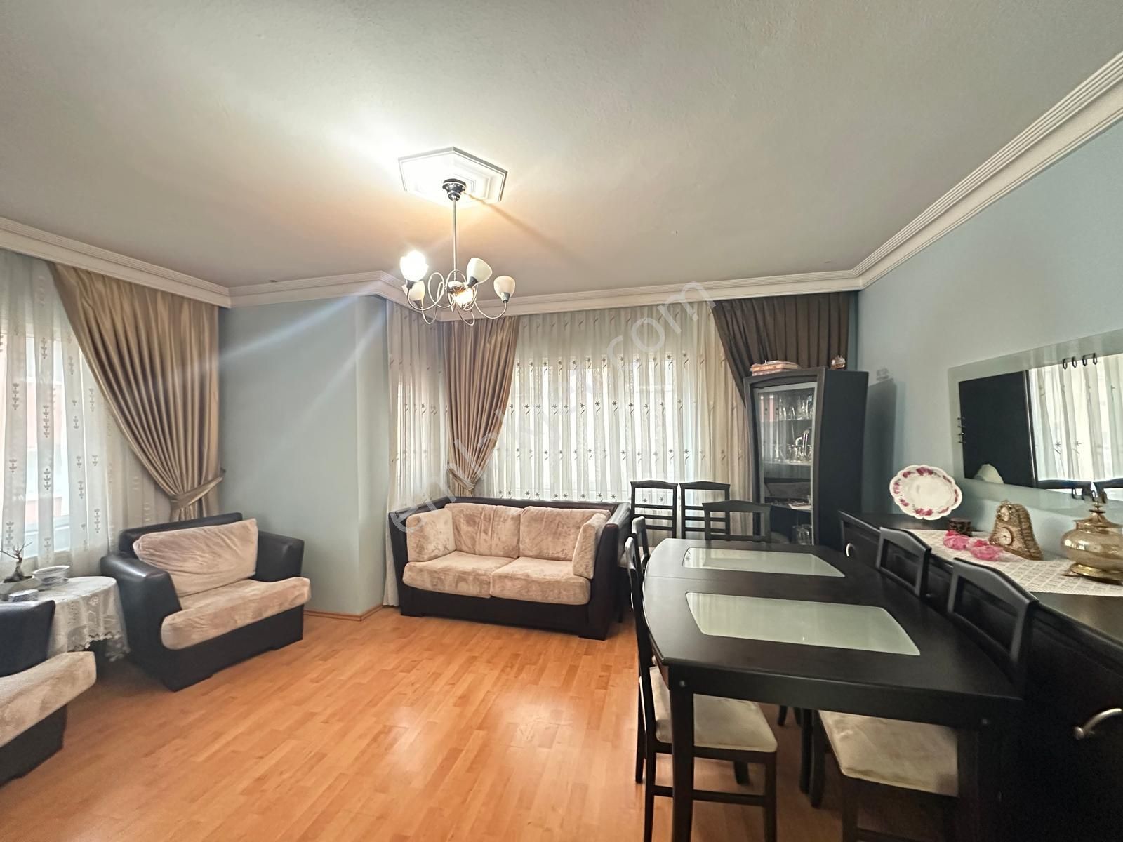 Mevlanada Harika Konumda Büyük Geniş 3+1 Ferah Daire - Görsel 4