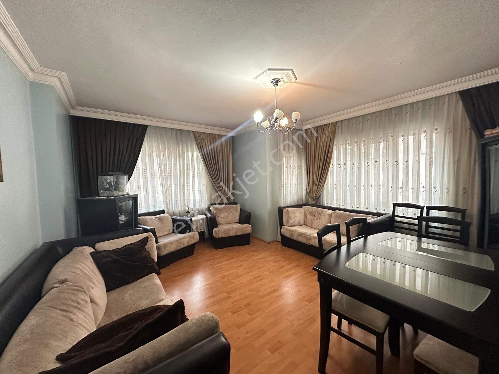 Mevlanada Harika Konumda Büyük Geniş 3+1 Ferah Daire - Görsel 2