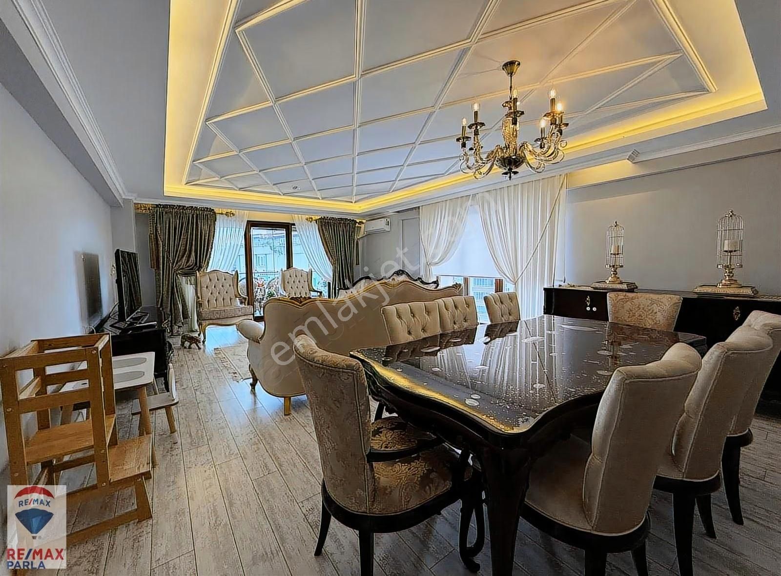 Panaromik Deniz Manzaralı Modern Ve Eşsiz Mimariye Sahip 3+1!