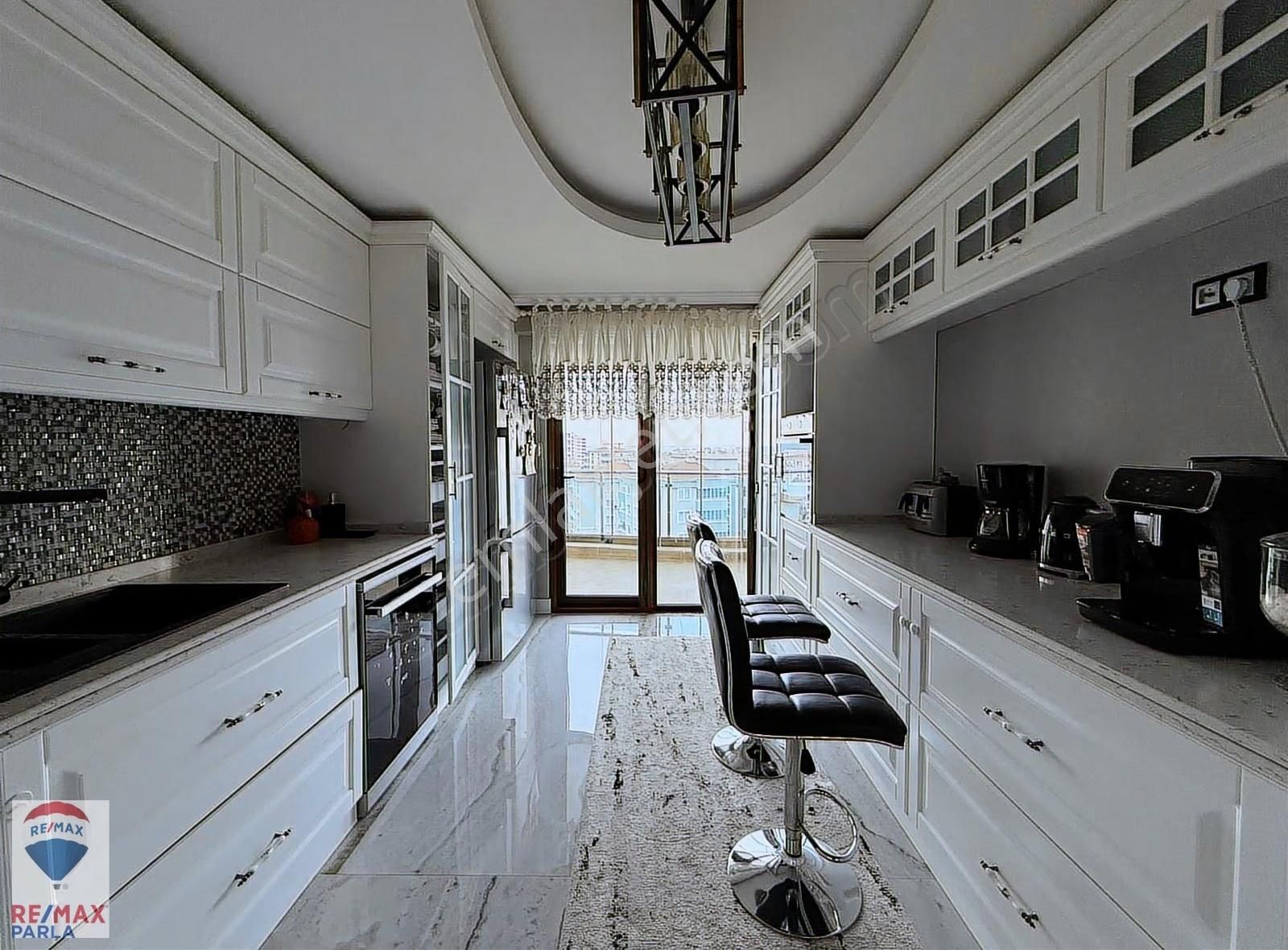 Panaromik Deniz Manzaralı Modern Ve Eşsiz Mimariye Sahip 3+1! - Görsel 22