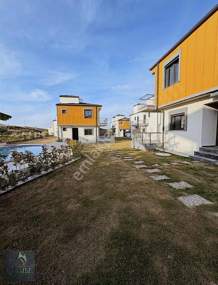 Seferisar Çevrekent Sitesinde 3+1 Kiralık Villalar