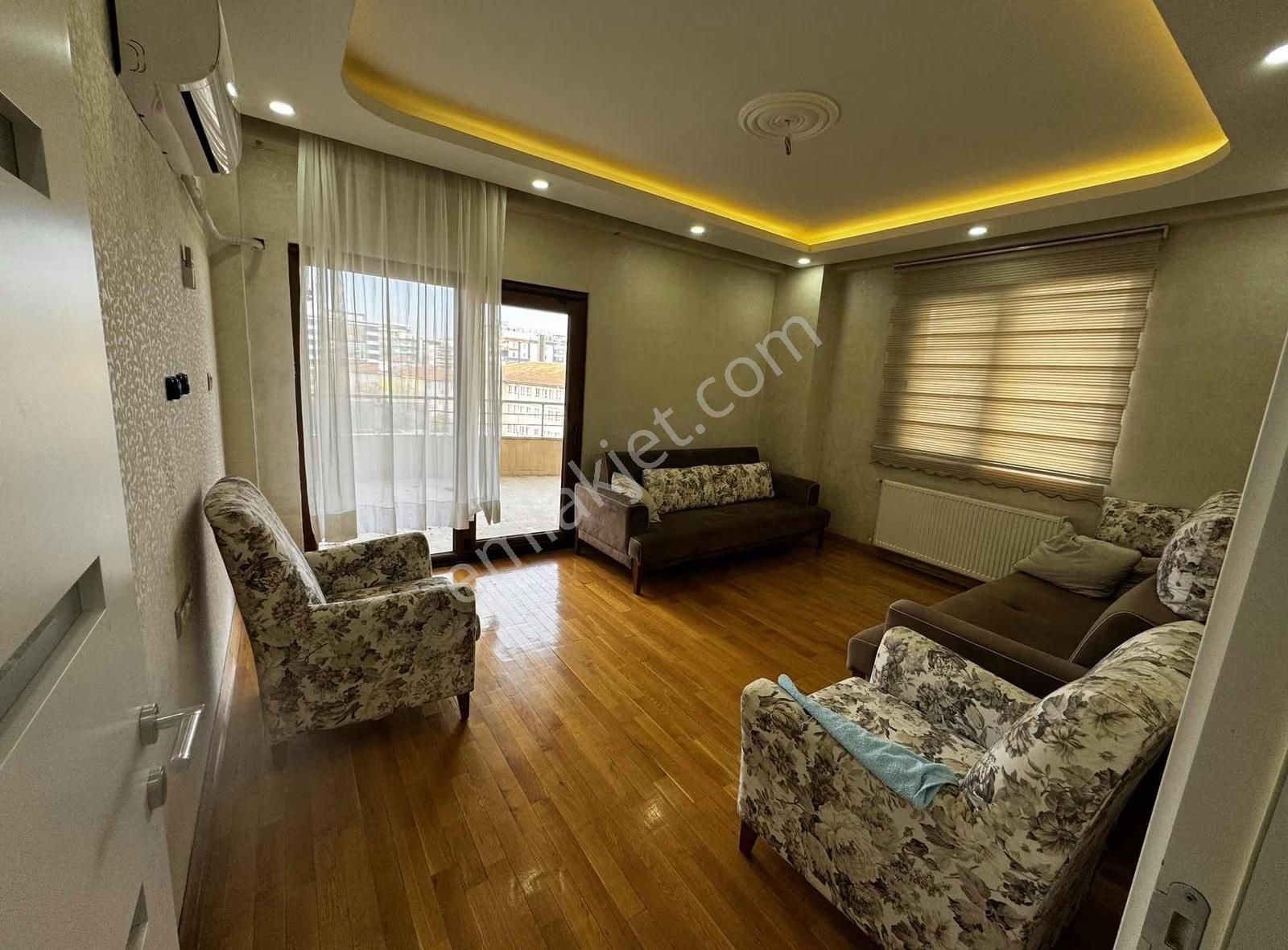 Solmaz Emlak Kiralık Dayalı Döşeli 4+1 Daire - Görsel 9
