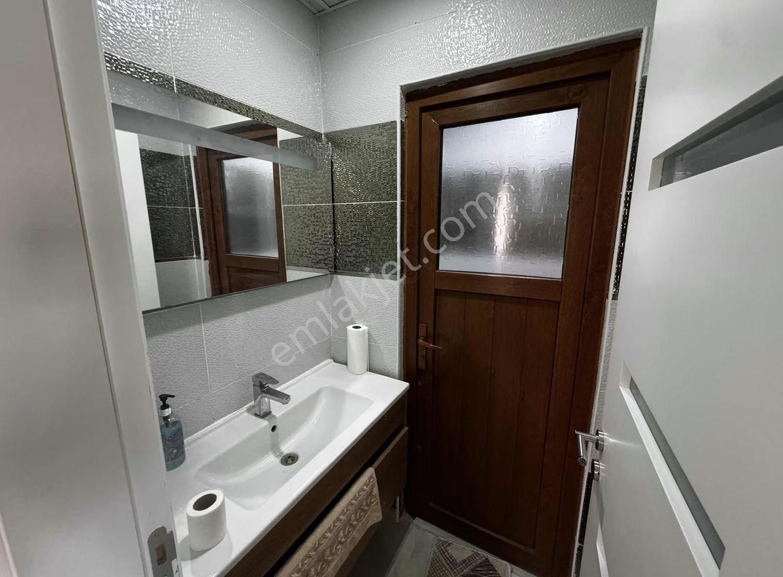 Solmaz Emlak Kiralık Dayalı Döşeli 4+1 Daire - Görsel 13