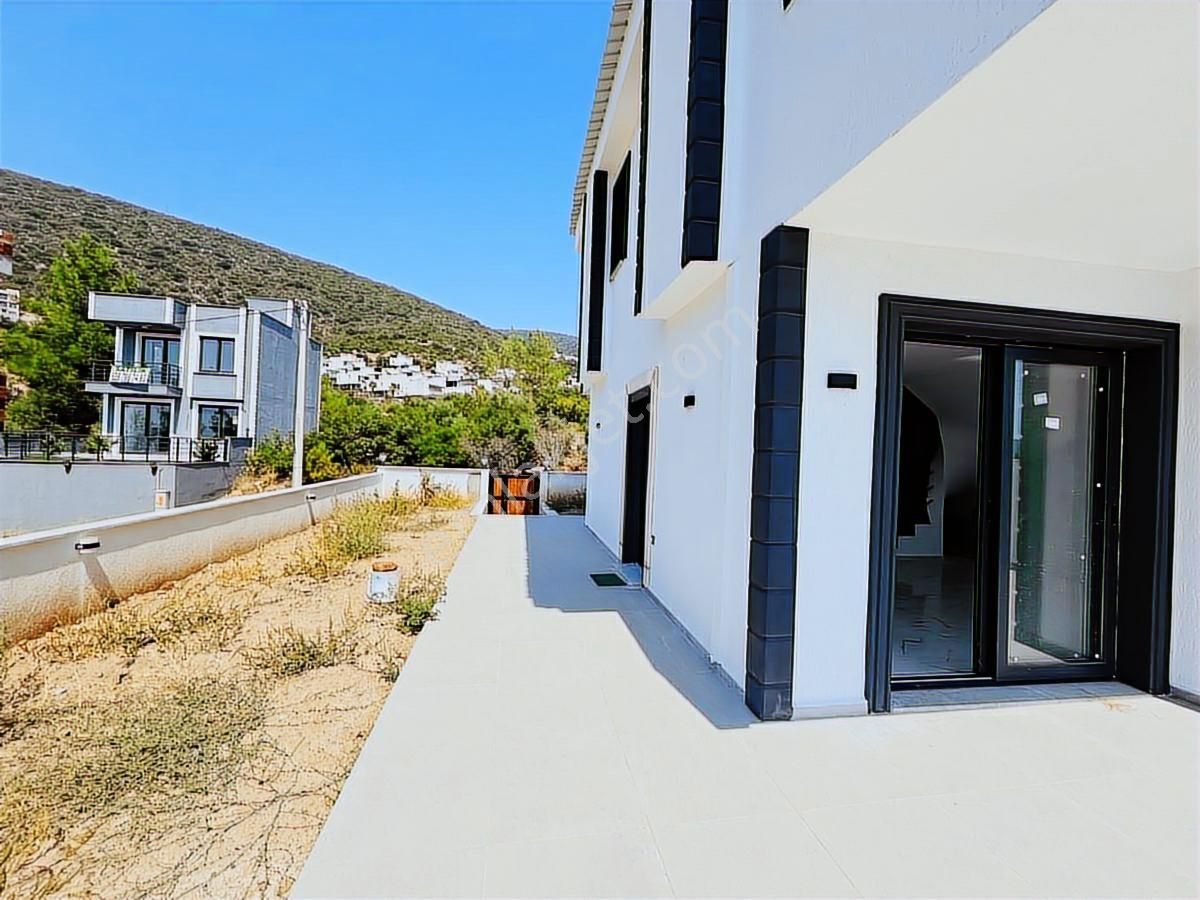 Didim Akbük'te Sıfır, Deniz Manzaralı Bahçeli Villa - Görsel 10