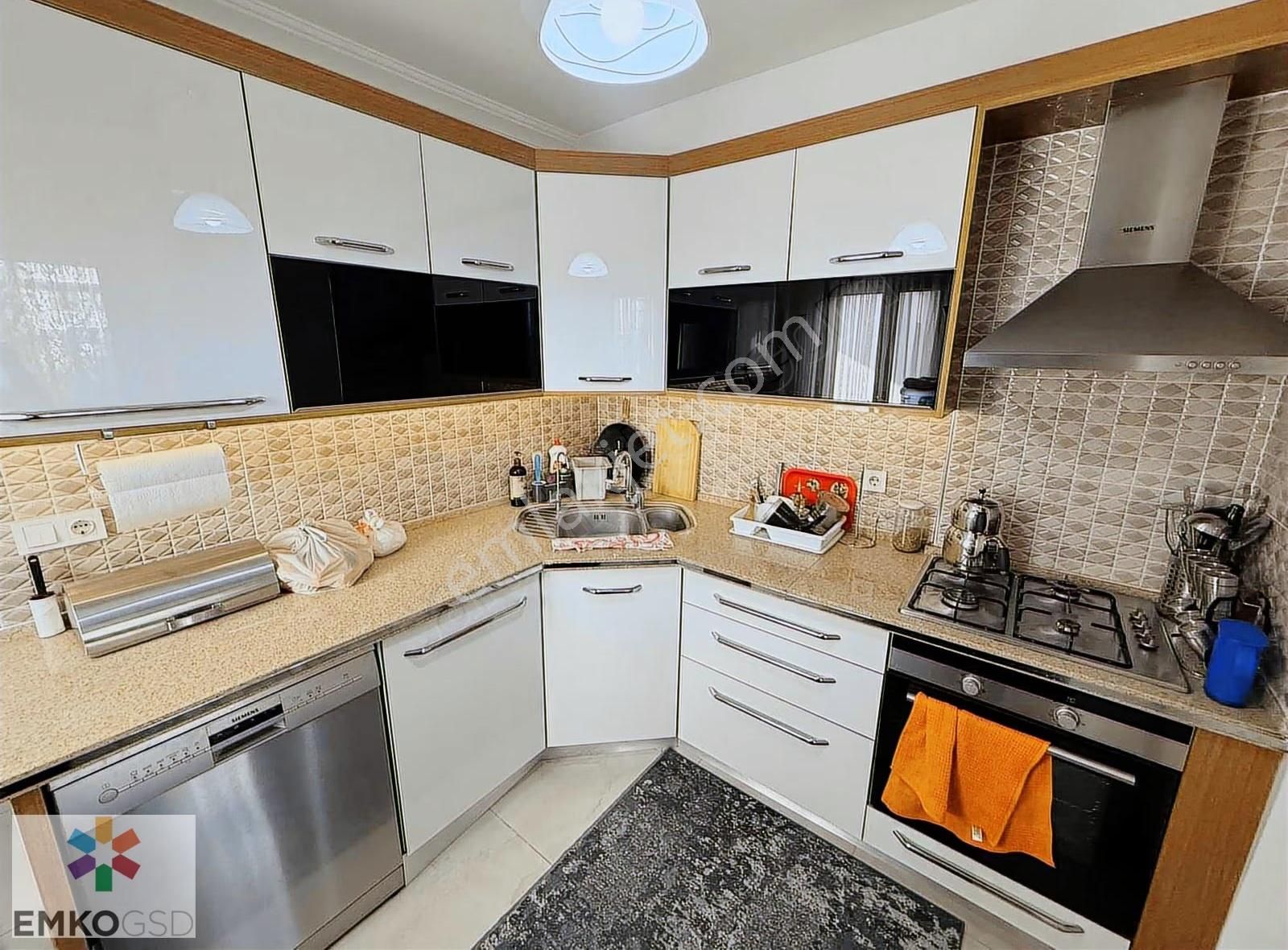 Denize 100 Metre, Otoparklı, Kapalı Mutfak, Bahçeli Villa(emko) - Görsel 11