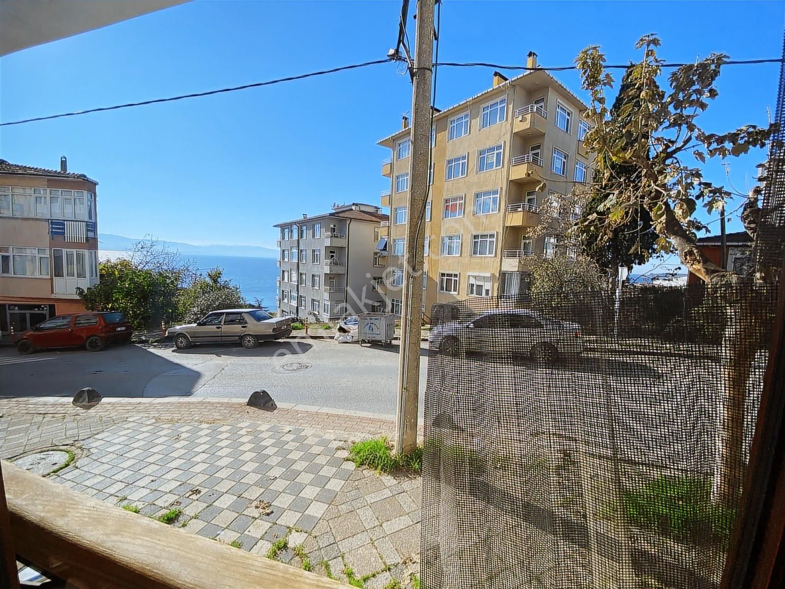 Kozanova'dan Deniz Manzaralı Asansörlü Binada Eşyalı 2+1